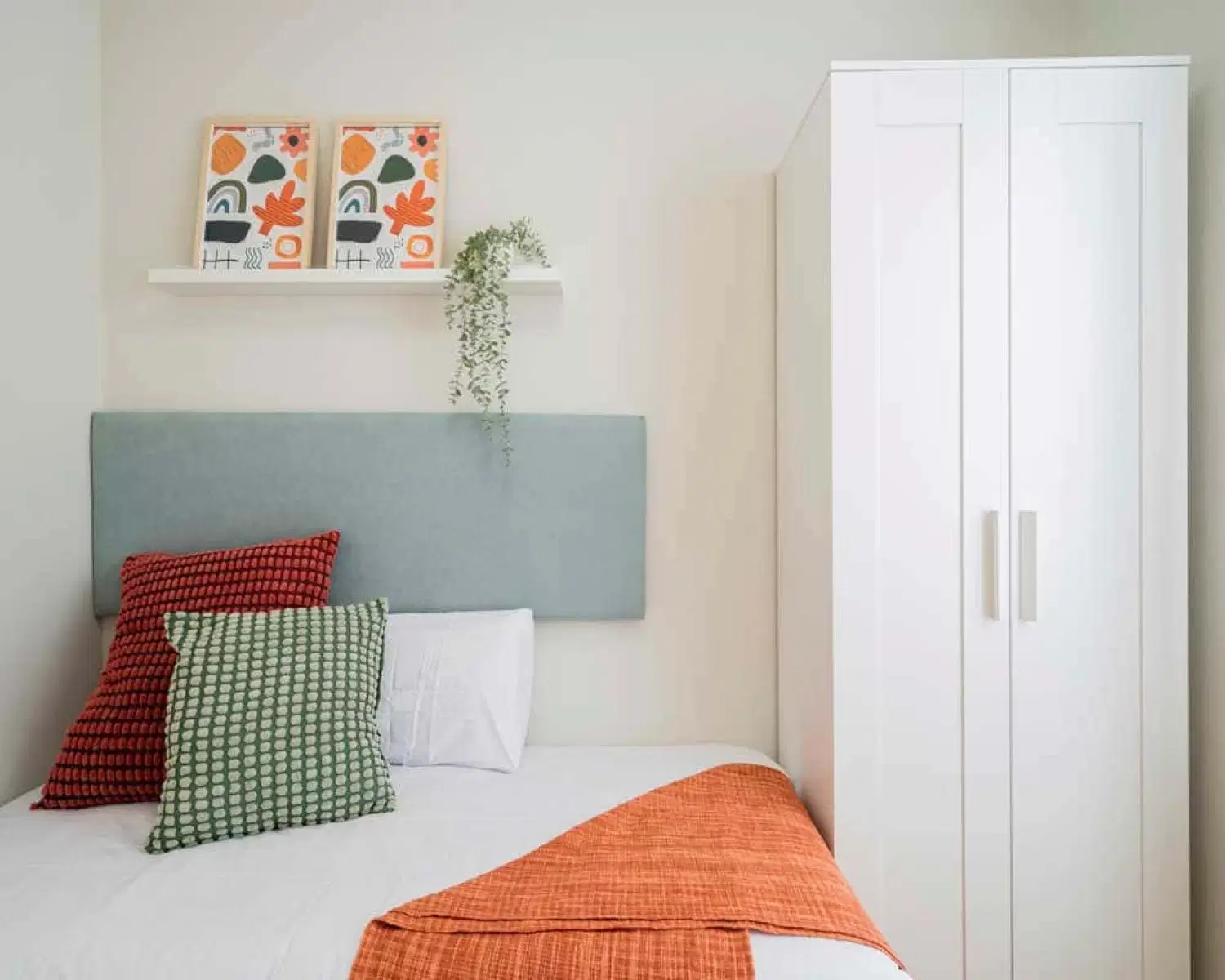 SPC 28020, Madrid – #134078: Room in 8 Bedroom 4 Bathroom (Paseo De La Castellana)