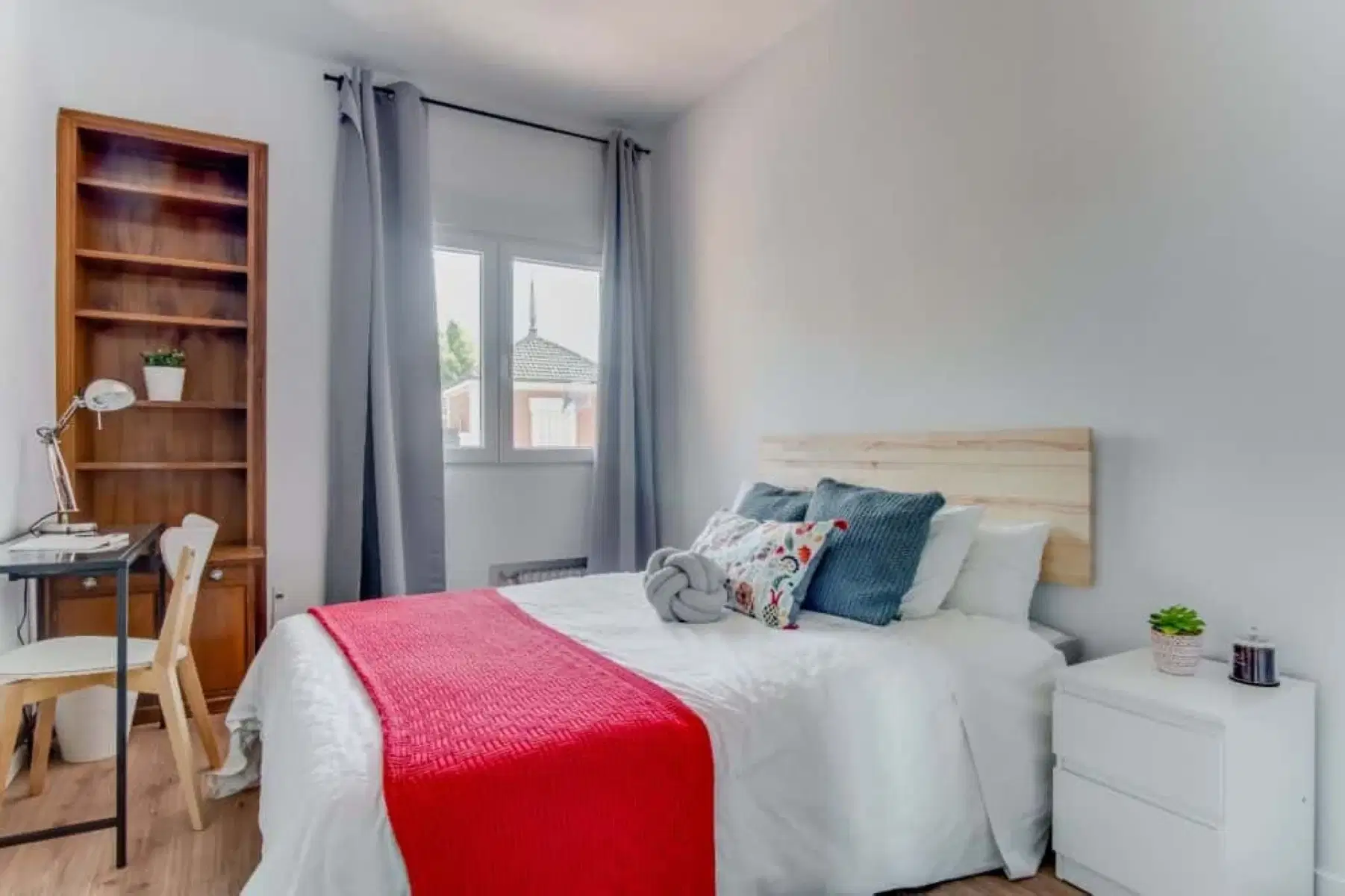 SPC 28008, Madrid – #83588: Room in 6 Bedroom 2 Bathroom (Calle De Quintana)