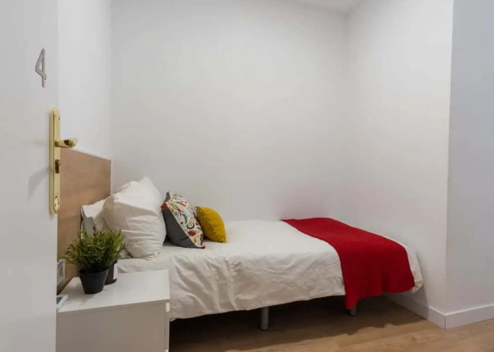 SPC 28008, Madrid – #119220: Room in 7 Bedroom 2 Bathroom (Calle De Martín De Los Heros)