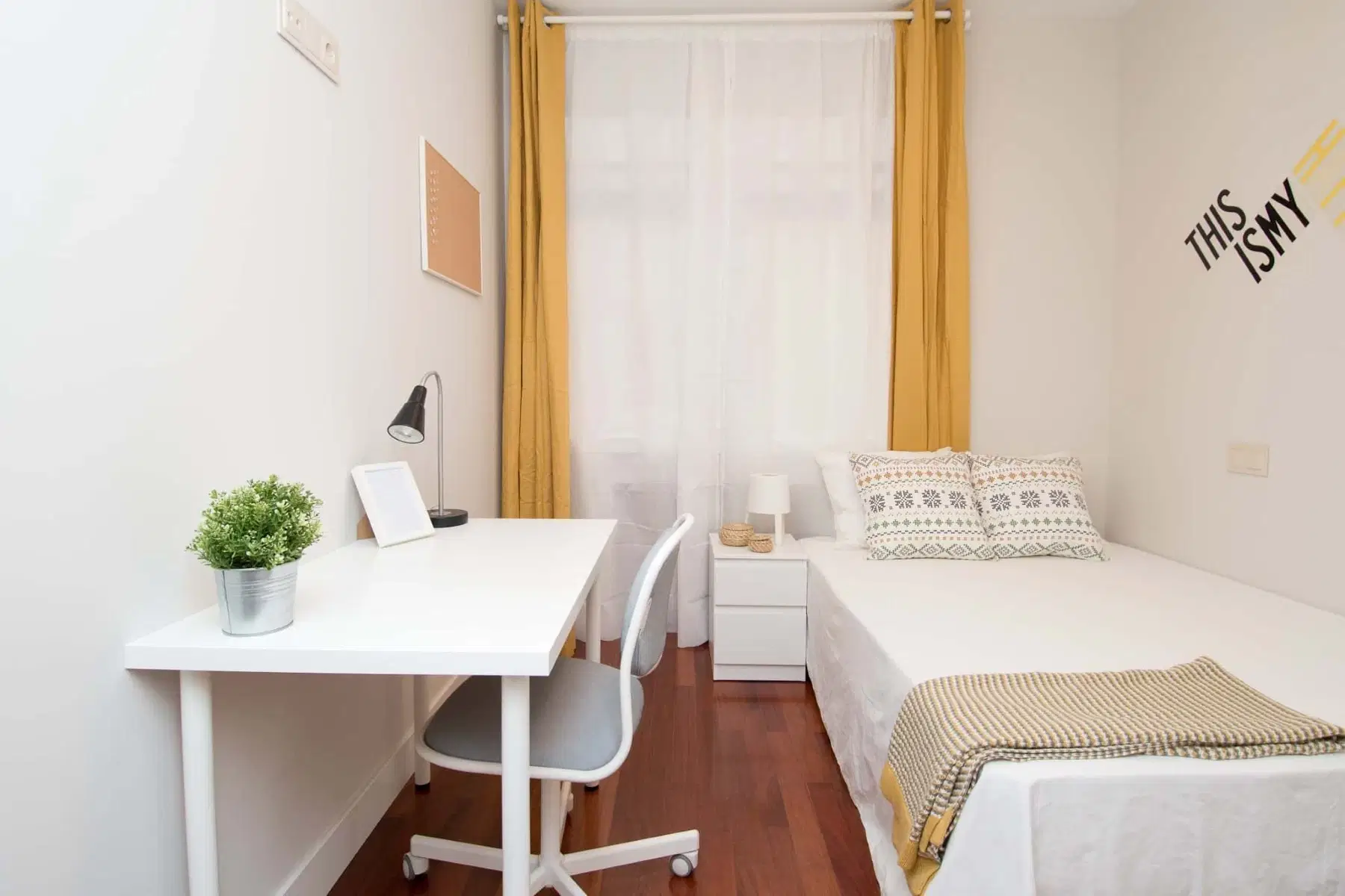 SPC 28008, Madrid – #159753: Room in 6 Bedroom 5 Bathroom (Calle De Ventura Rodríguez)