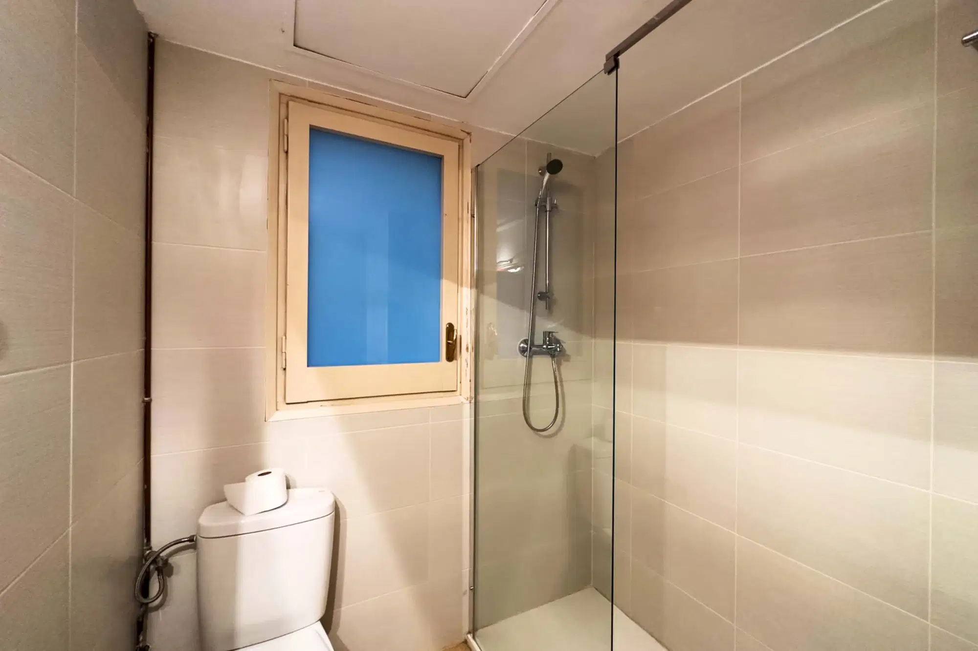 SPC 8037, Barcelona – #133985: Room in 5 Bedroom 1 Bathroom (Carrer De Roger De Llúria)