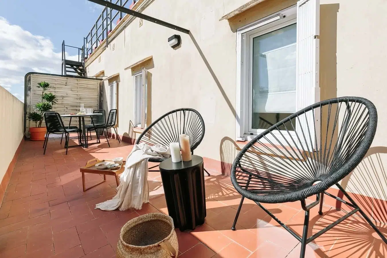 SPC 8012, Barcelona – Amenities