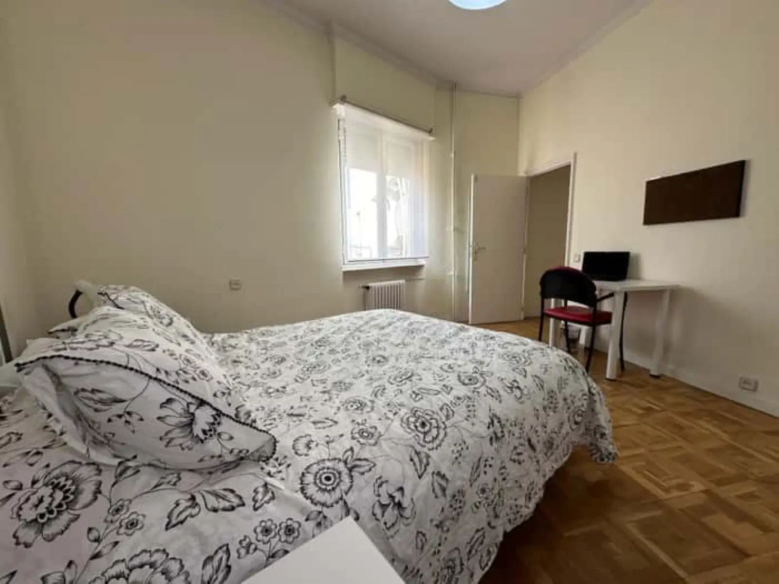 SPC 28003, Madrid – #37161: Room in 5 Bedroom 2 Bathroom (Calle De Raimundo Fernández Villaverde)