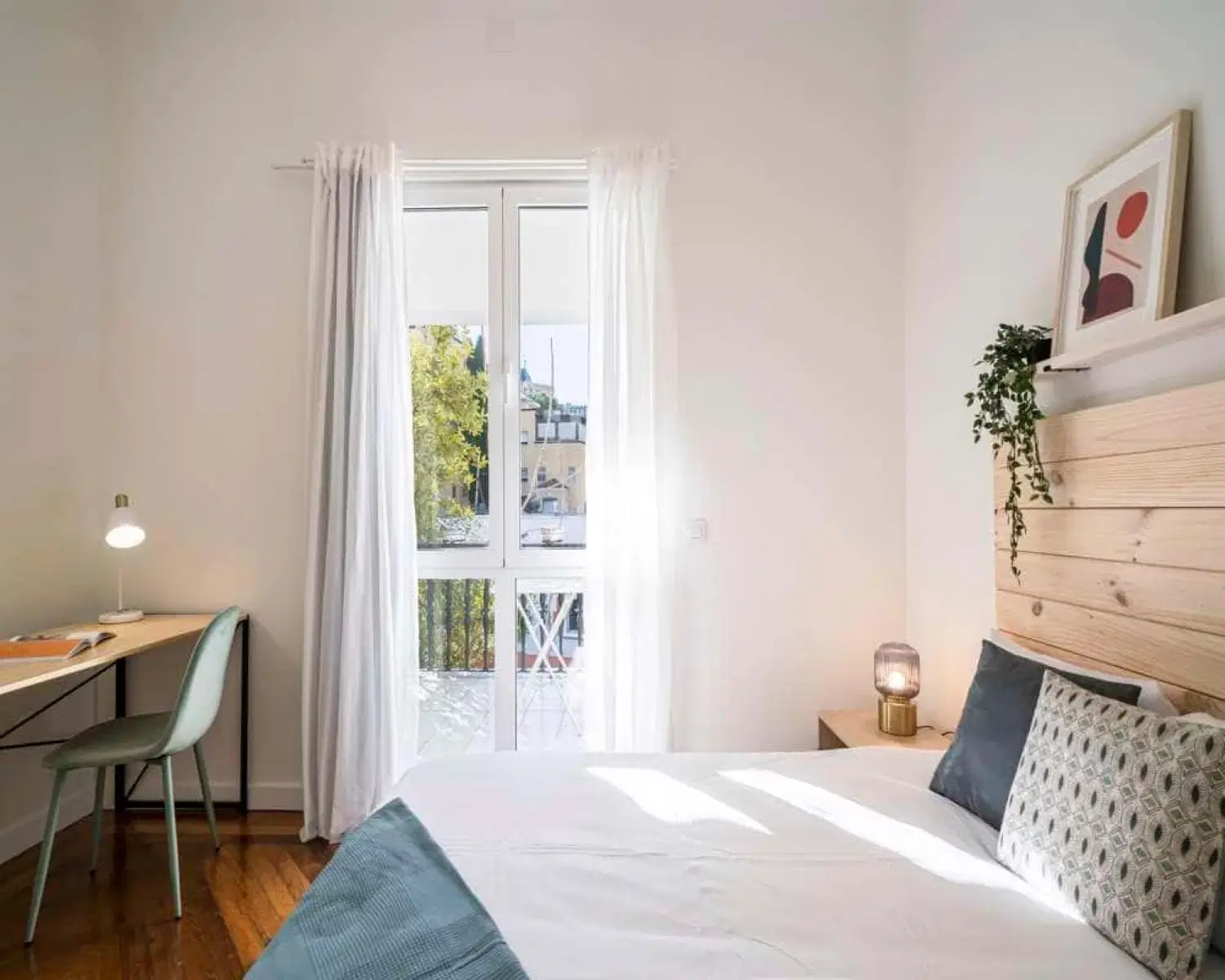 SPC 28003, Madrid – #82761: Room in 17 Bedroom 11 Bathroom (Calle De Los Olivos)