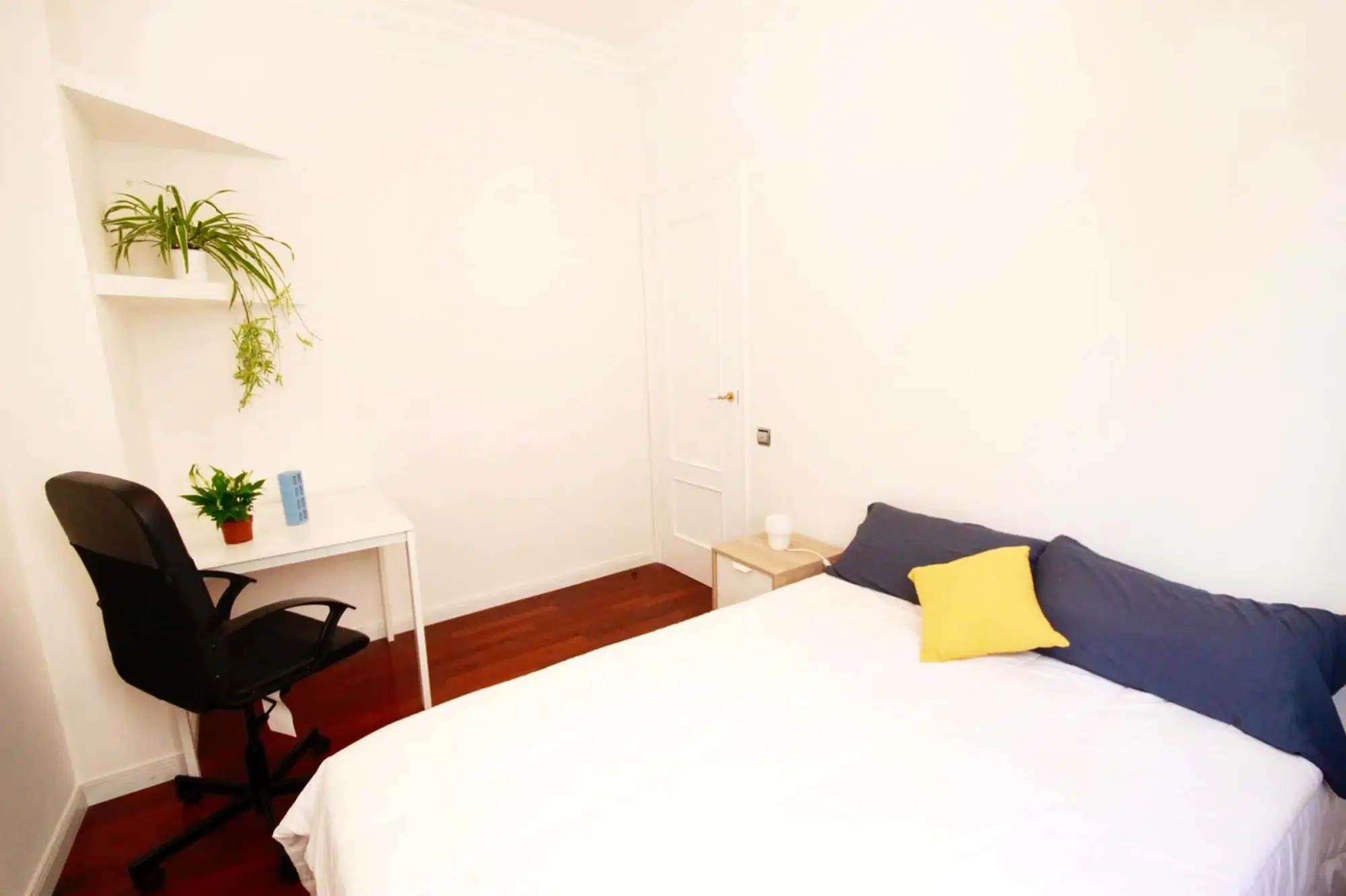 SPC 8009, Barcelona – #128623: Room in 7 Bedroom 1 Bathroom (Carrer del Consell de Cent)