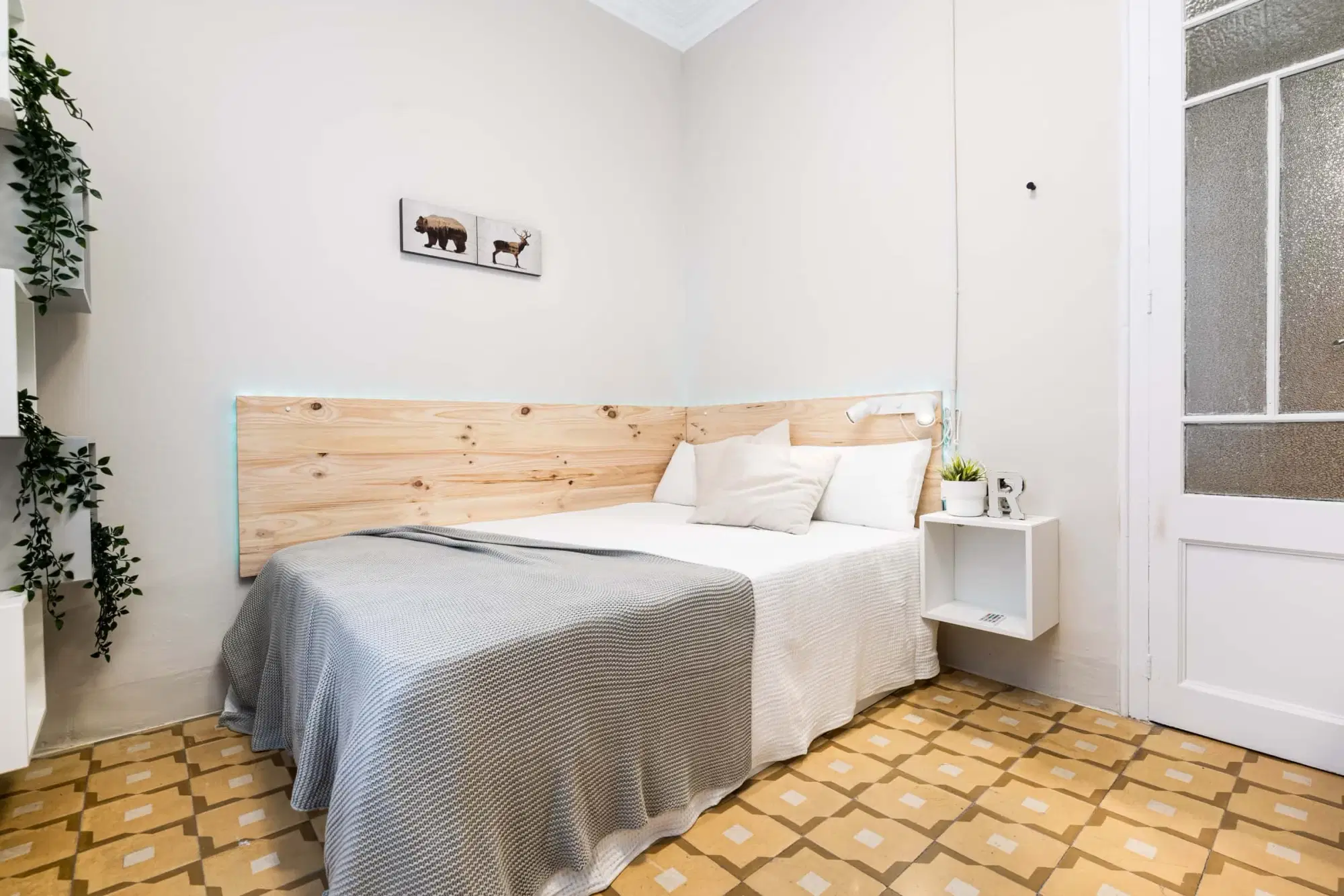 SPC 8013, Barcelona – #93731: Room in 5 Bedroom 1 Bathroom (Gran via De Les Corts Catalanes)