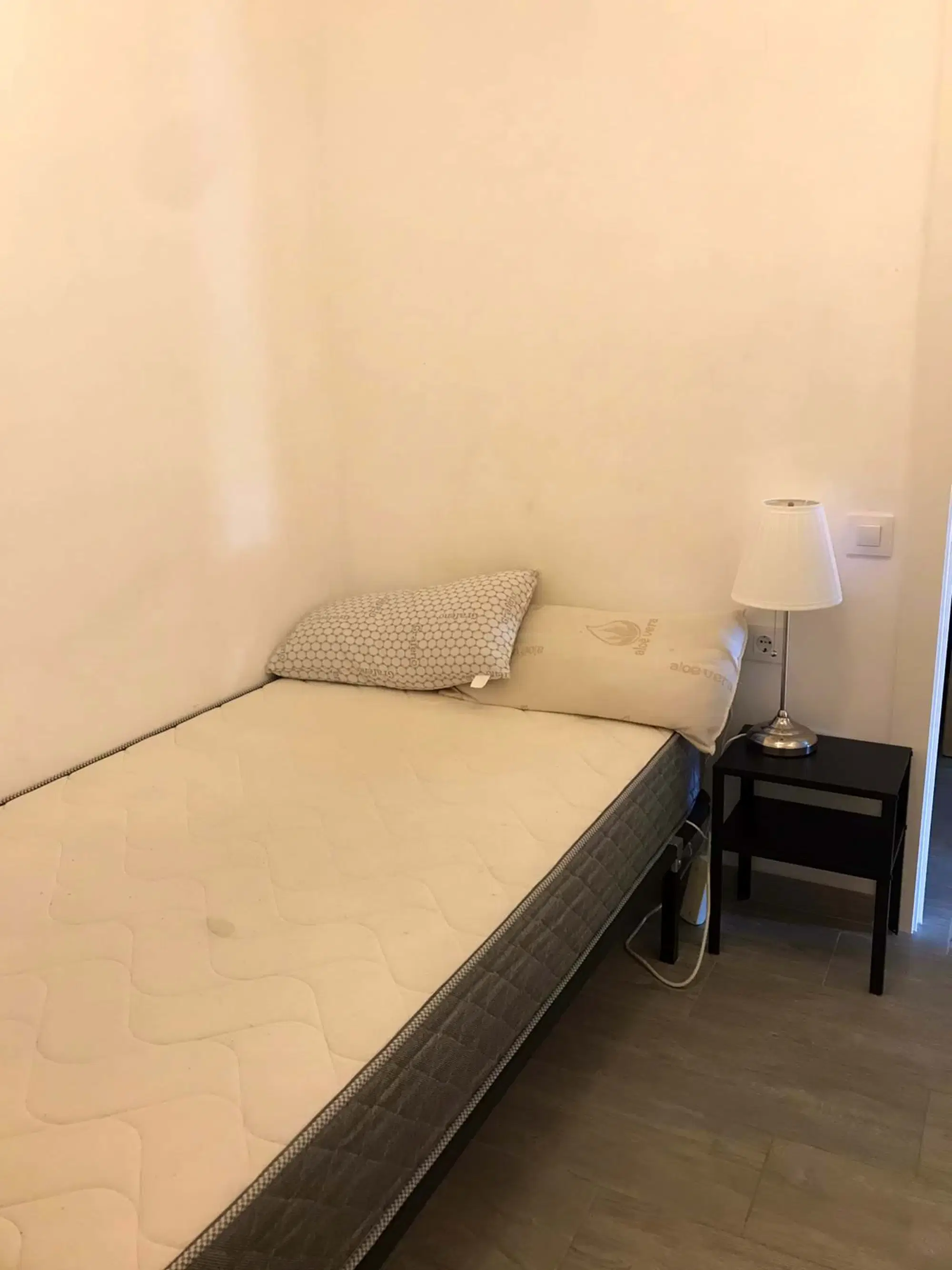SPC 8013, Barcelona – #128839: Room in 4 Bedroom 1 Bathroom (Gran via De Les Corts Catalanes)