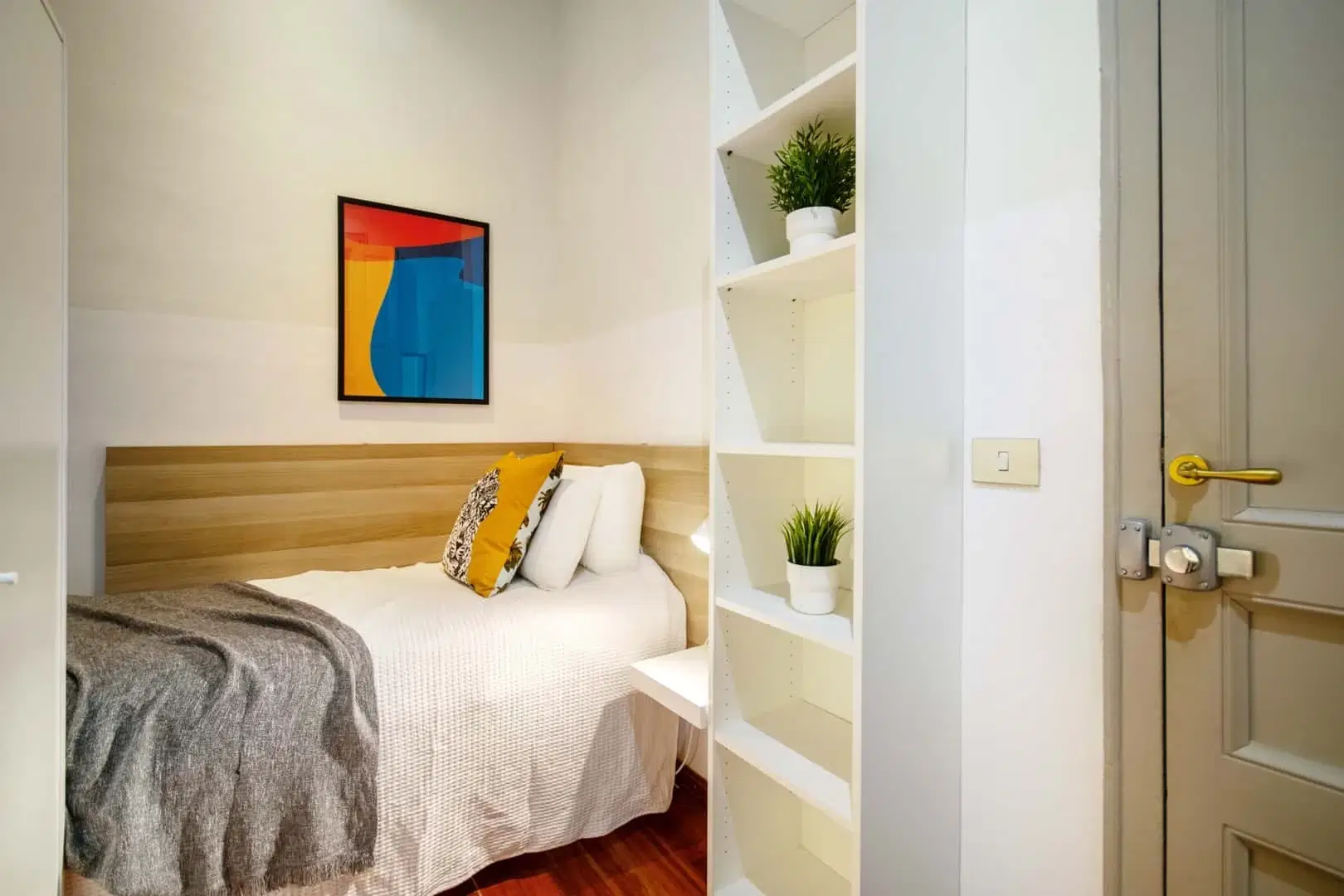 SPC 8012, Barcelona – #189331: Room in a 8 Bed 2 Bath (Avinguda De La Riera De Cassoles)