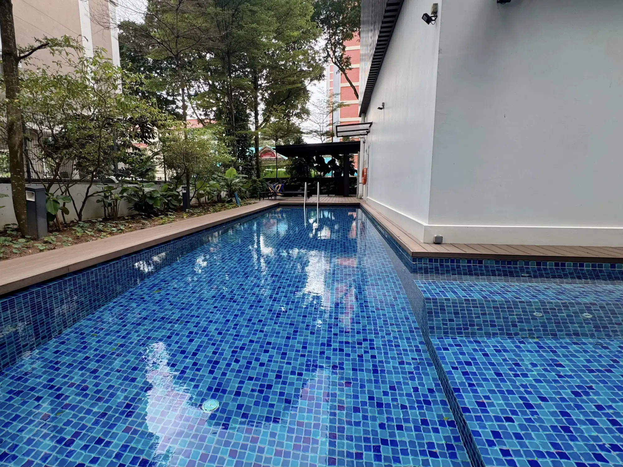 Singroost Singapore Novena, Novena – Exterior