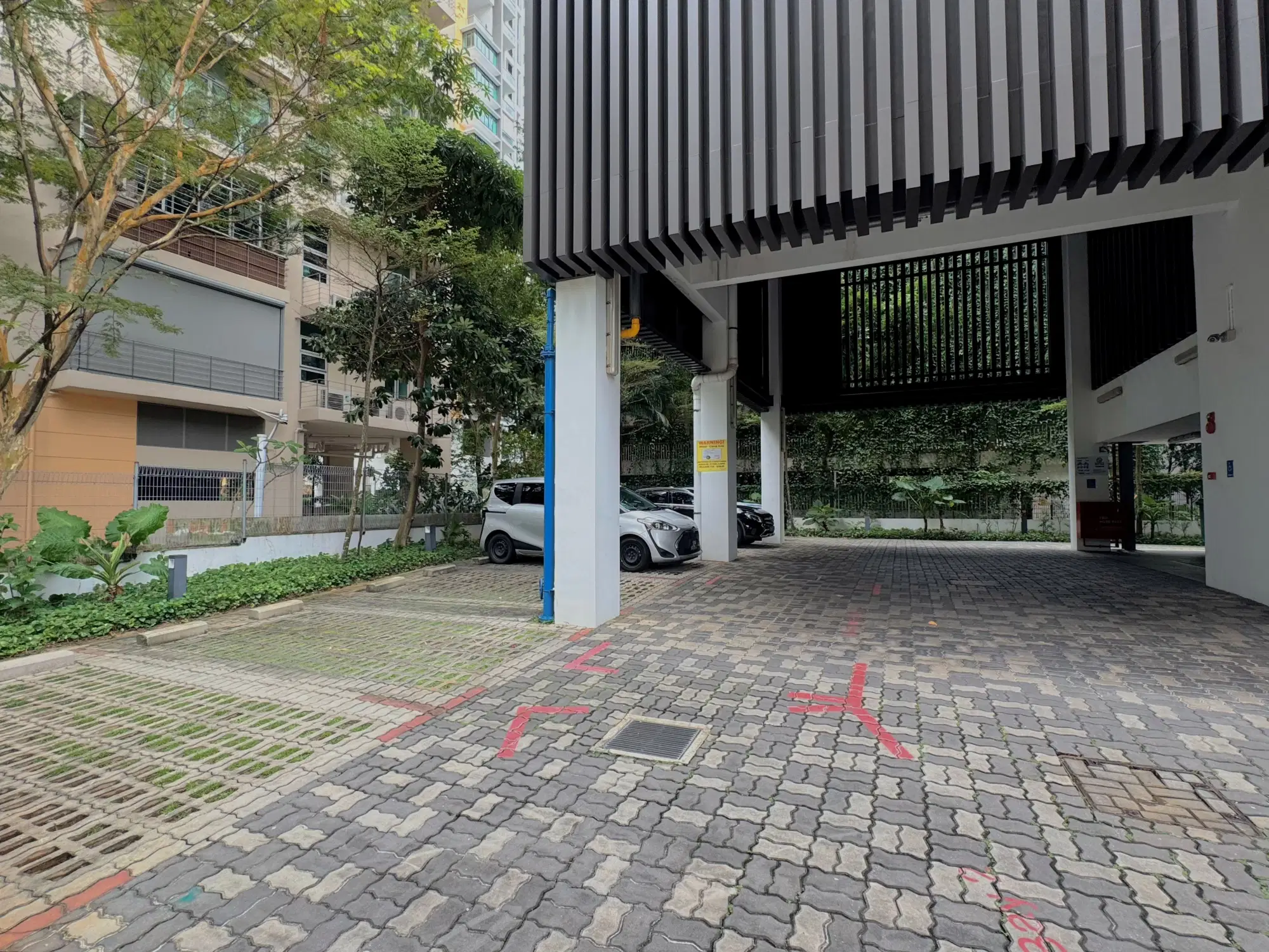 Singroost Singapore Novena, Novena – Exterior