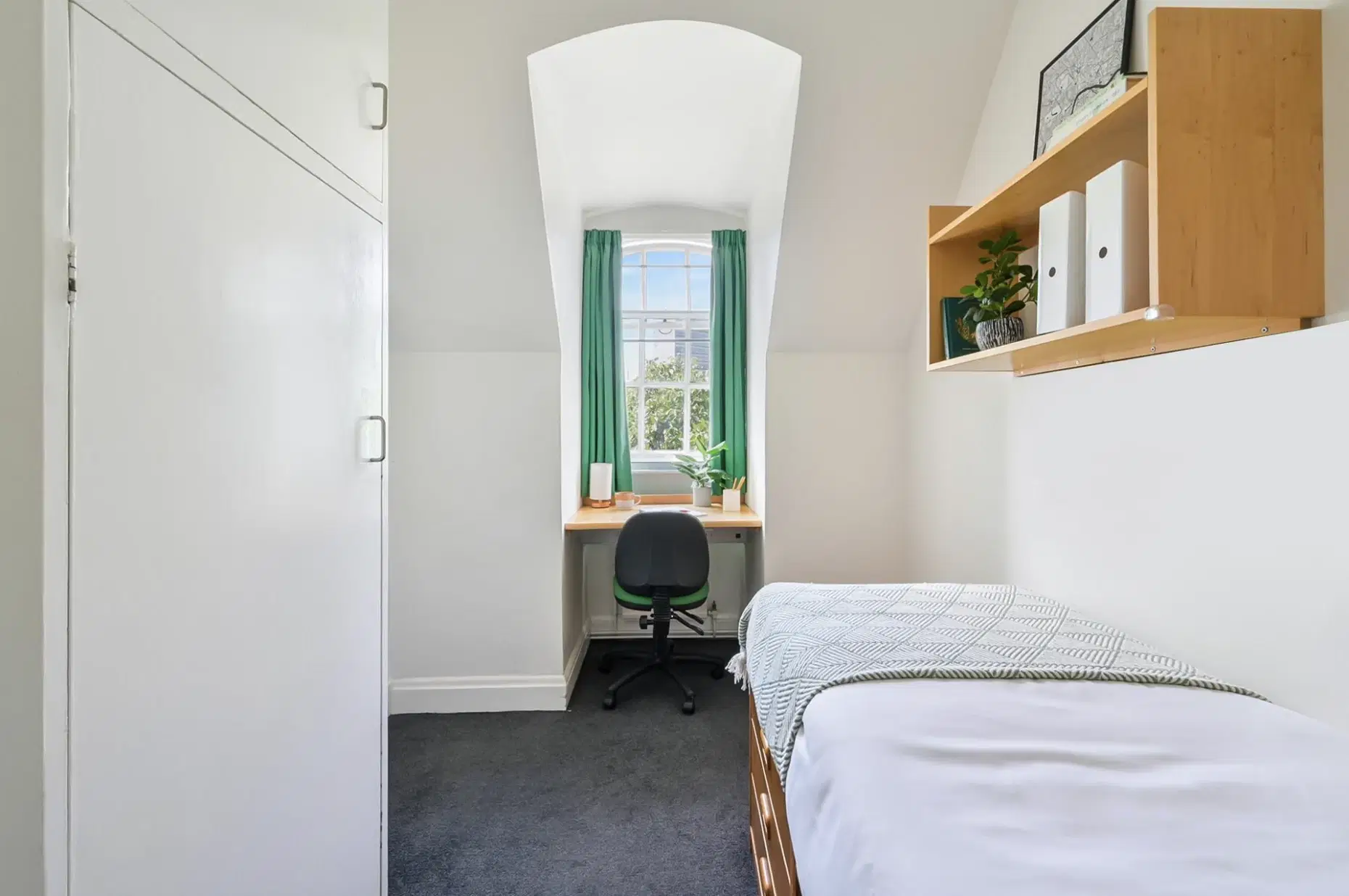 AXO Waterloo, London – Bronze Ensuite (High Fl)