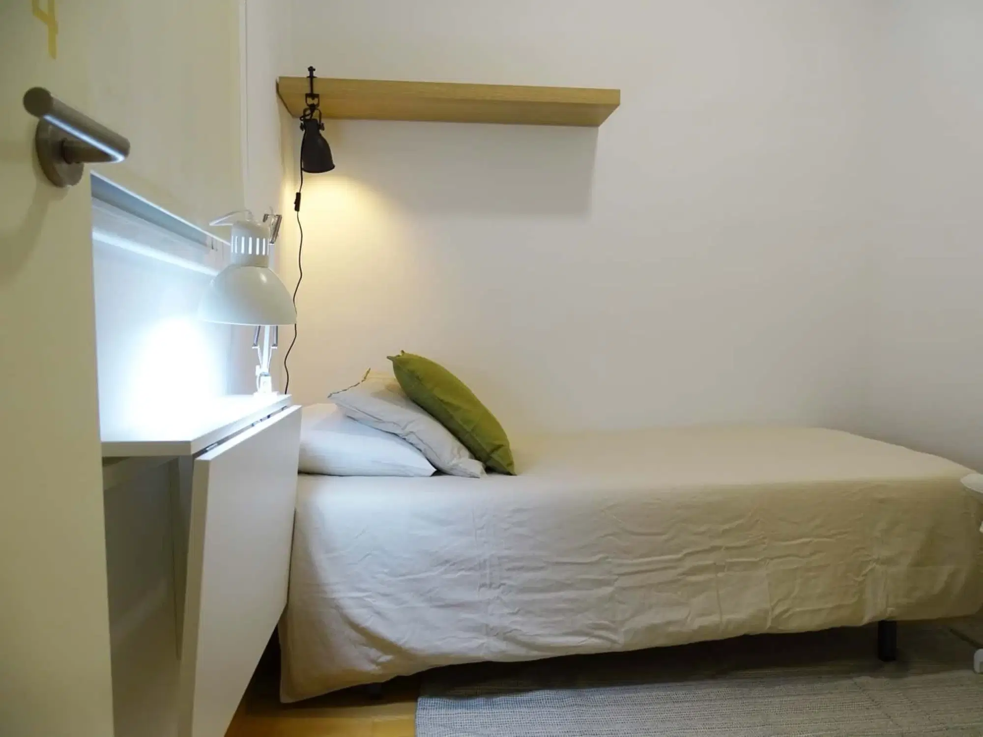 SPC 8006, Barcelona – #129166: Room in 4 Bedroom 2 Bathroom (Carrer De Lincoln)
