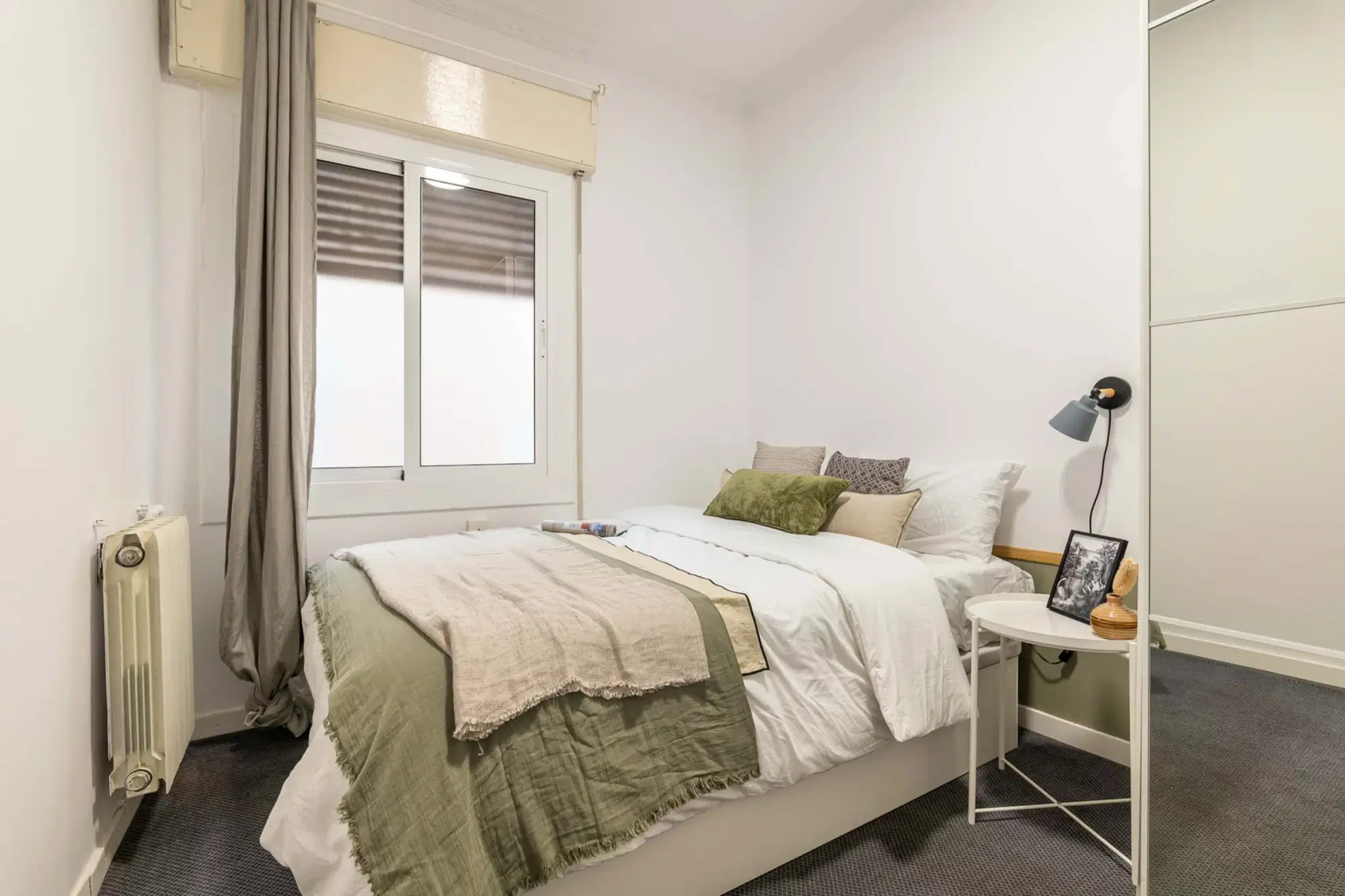 SPC 8006, Barcelona – #120007: Room in 7 Bedroom 3 Bathroom (Carrer De Balmes)