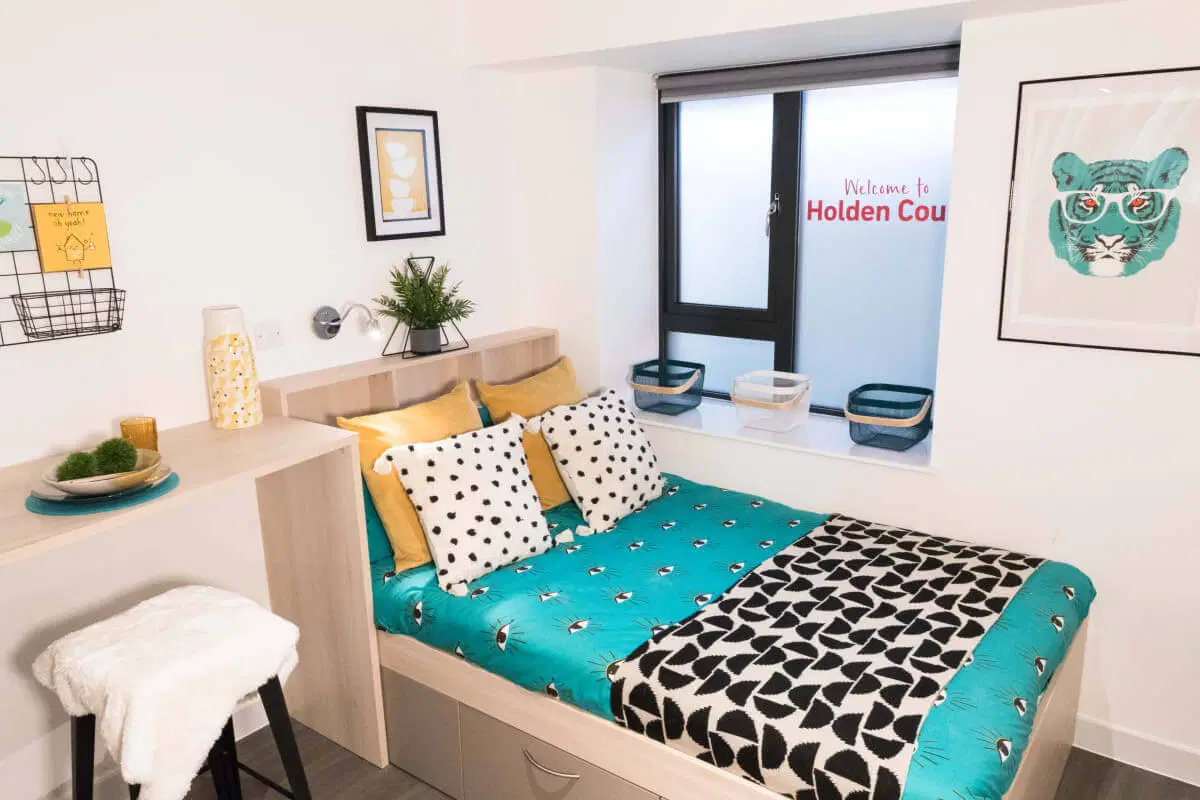 Holden Court, Brighton – Superior Studio