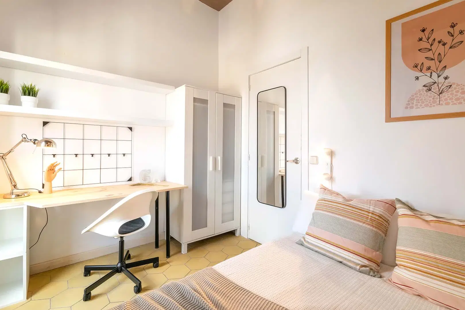 SPC 8006, Barcelona – #87060: Room in 8 Bedroom 3 Bathroom (Carrer De Balmes)