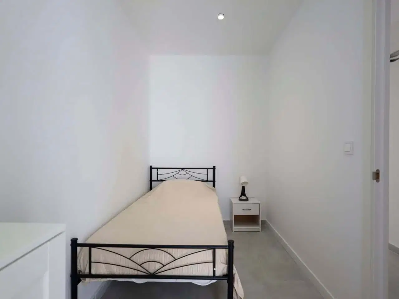 SPC 28011, Madrid – #191851: Room in 5 Bedroom 1 Bathroom (Calle De Guadarrama)
