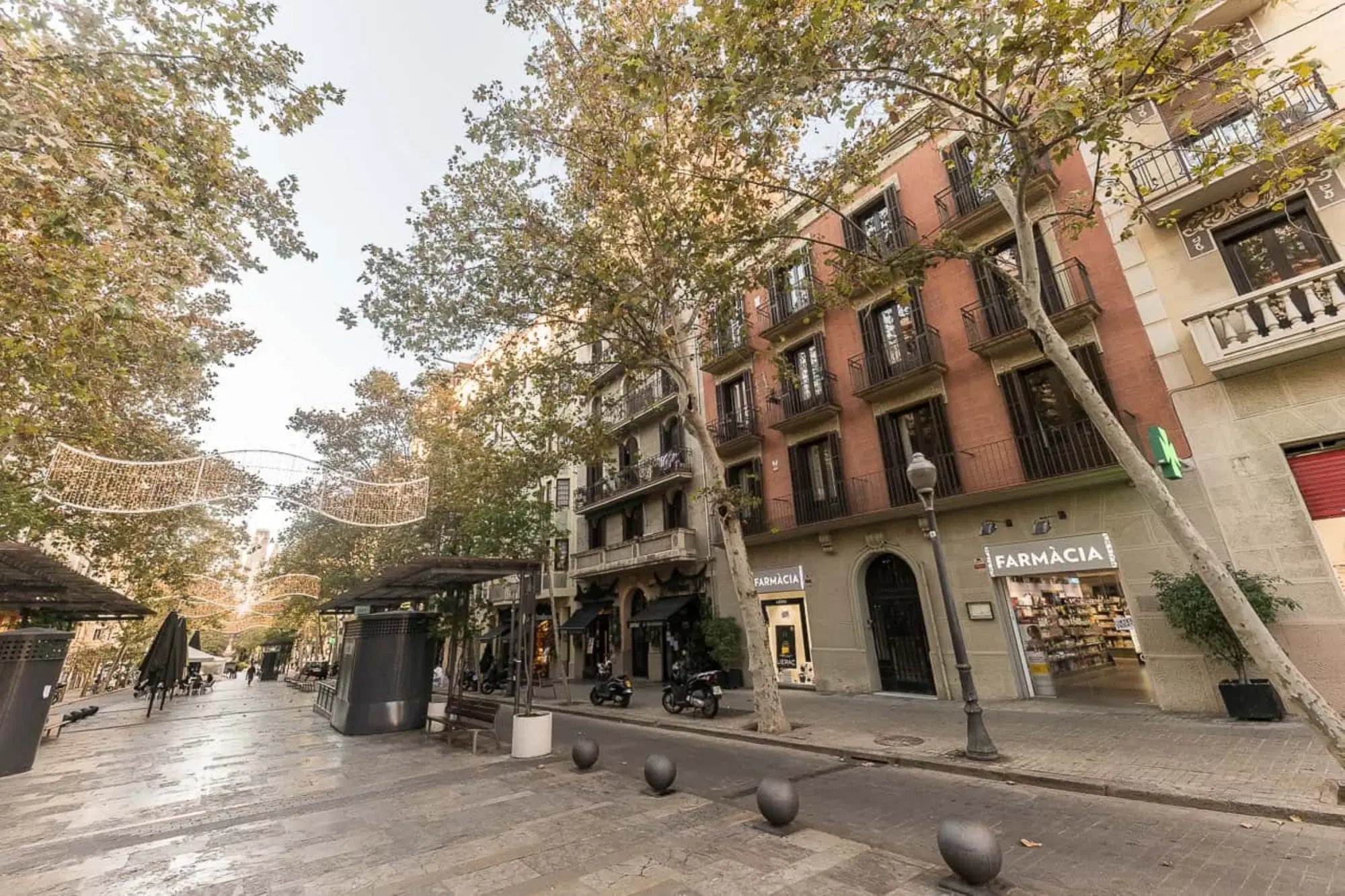 SPC 8025, Barcelona – Exterior
