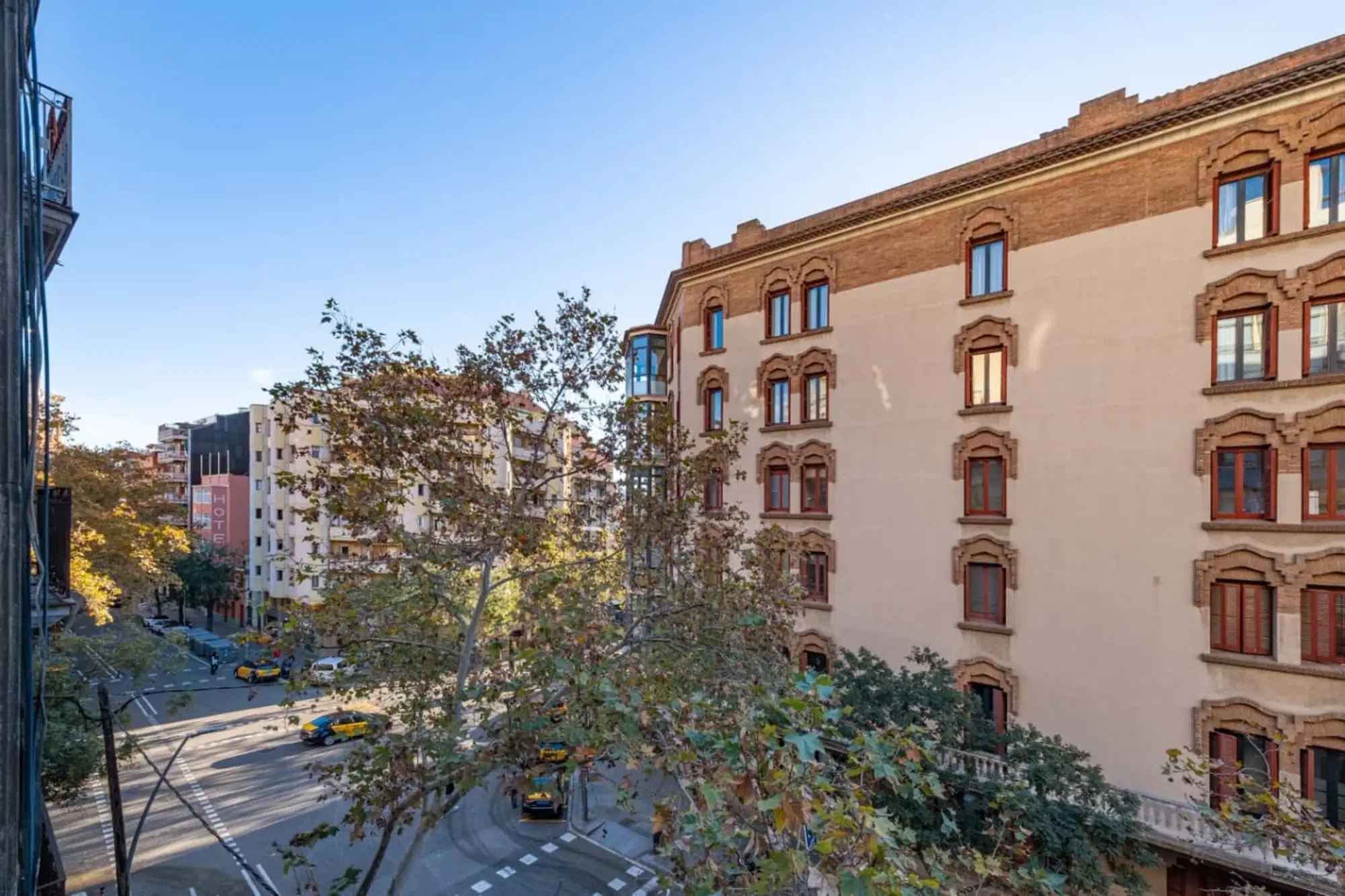 SPC 8025, Barcelona – Exterior