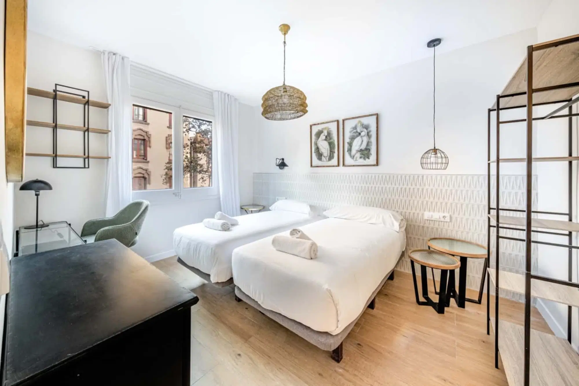 SPC 8025, Barcelona – #37898: 4 Bedroom 1 Bathroom (Travessera De Gràcia)