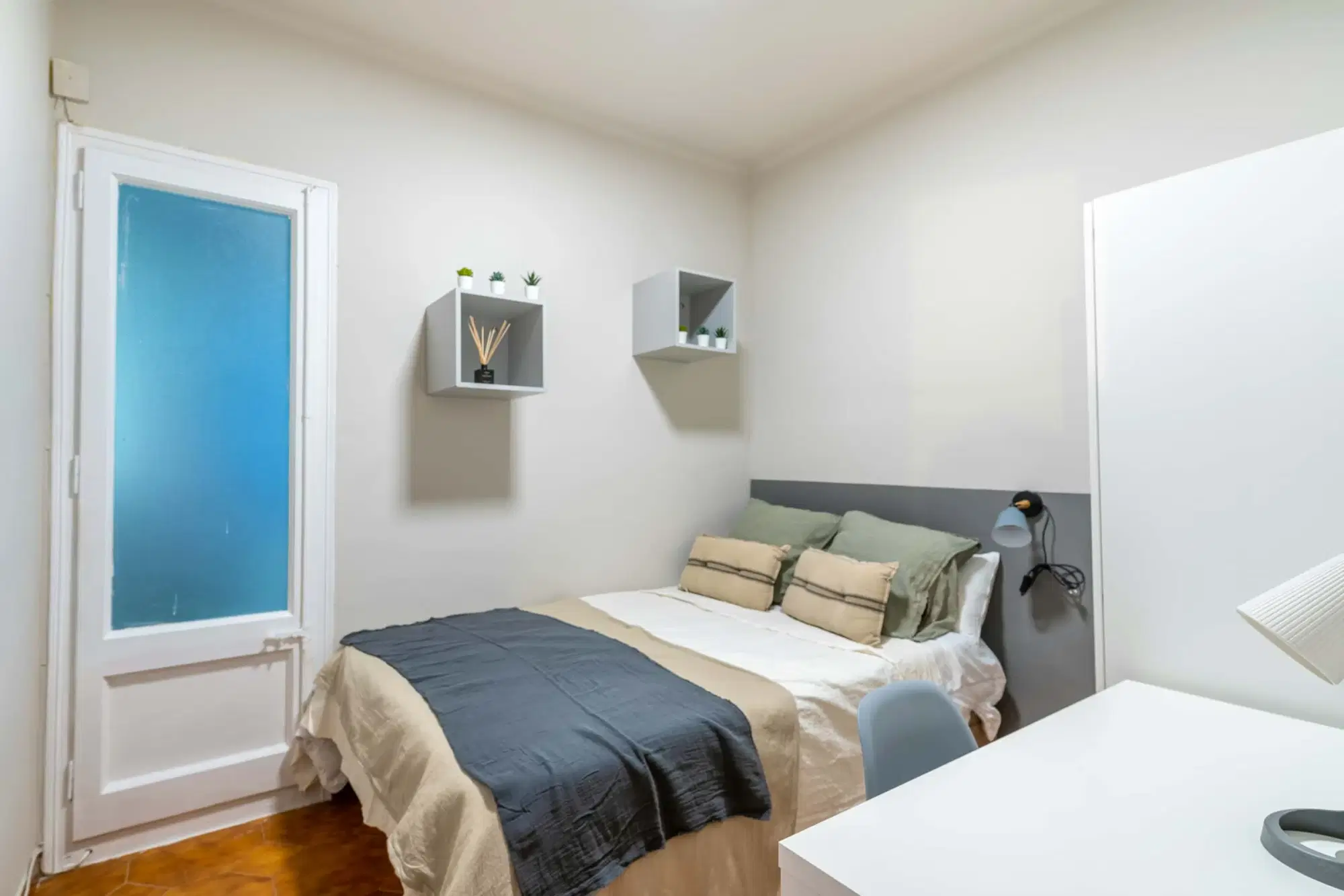 SPC 8025, Barcelona – #118941: Room in 5 Bedroom 2 Bathroom (Plaça D'alfons El Savi)