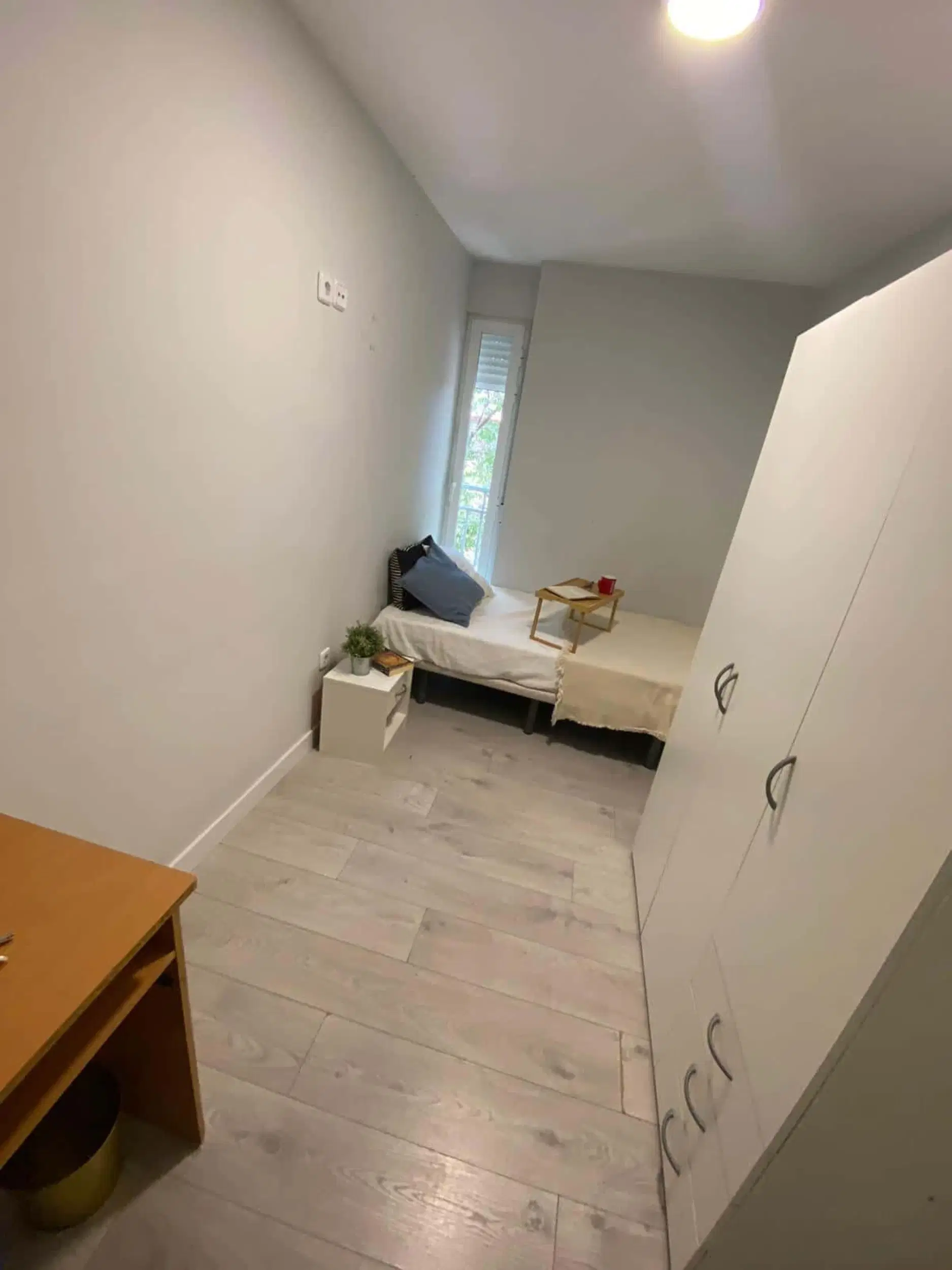 SPC 28011, Madrid – #159637: Room in 6 Bedroom 2 Bathroom (Calle De San Juan De Mata)