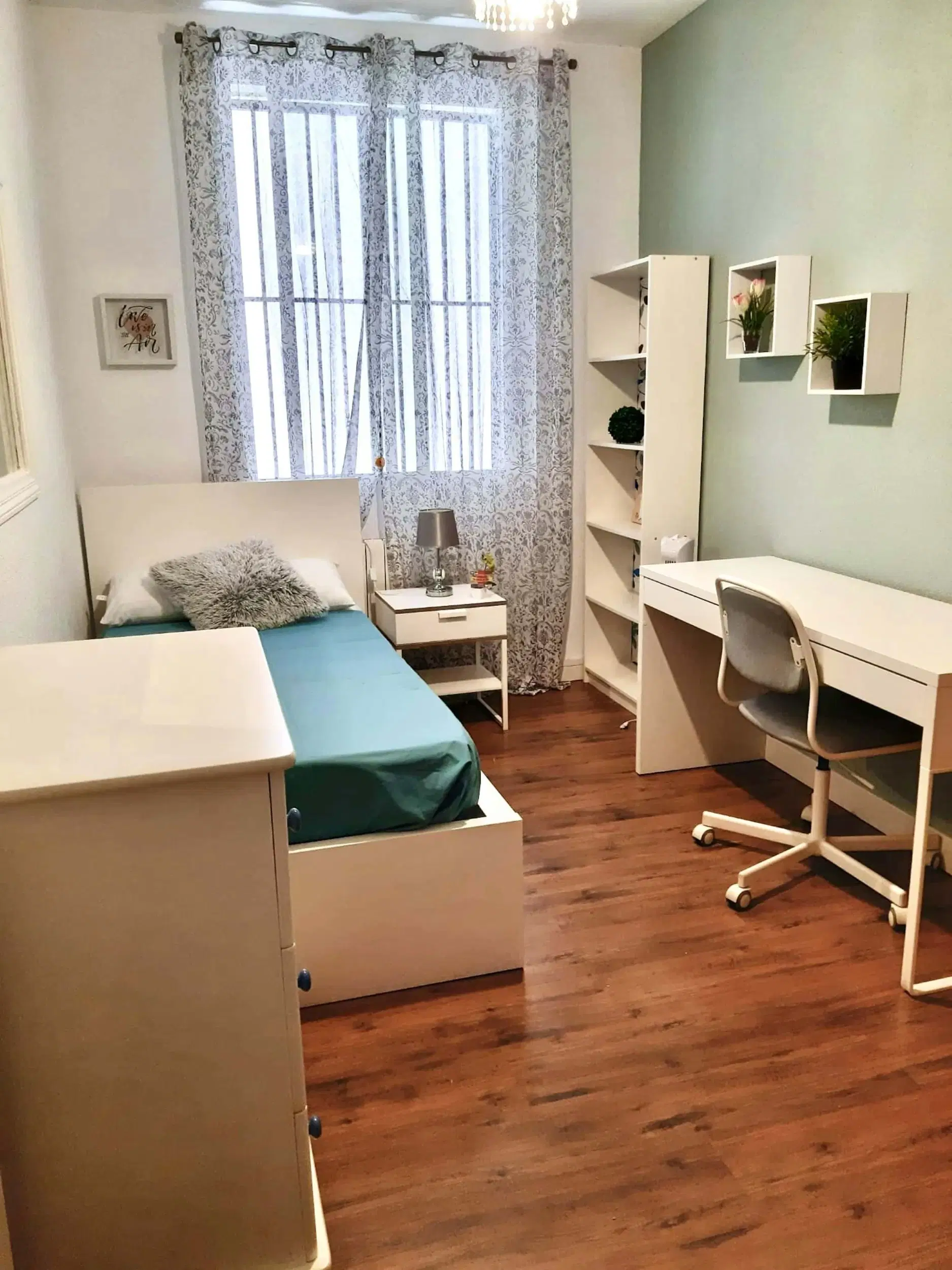 SPC 28028, Madrid – #184287: Room in 6 Bedroom 3 Bathroom (Calle De Francisco Silvela)