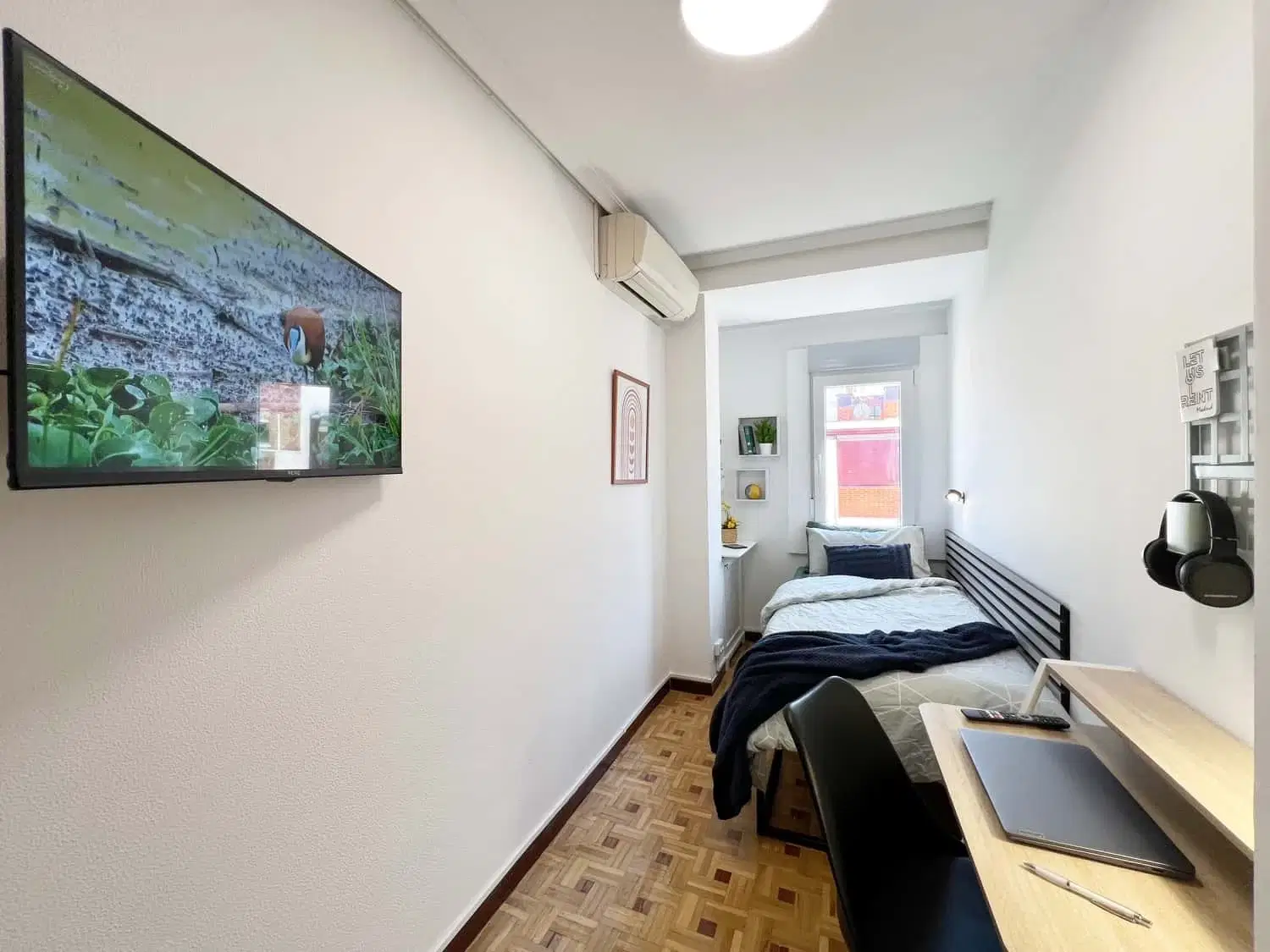 SPC 28028, Madrid – #165244: Room in 6 Bedroom 2 Bathroom (Calle De Pedro Heredia)