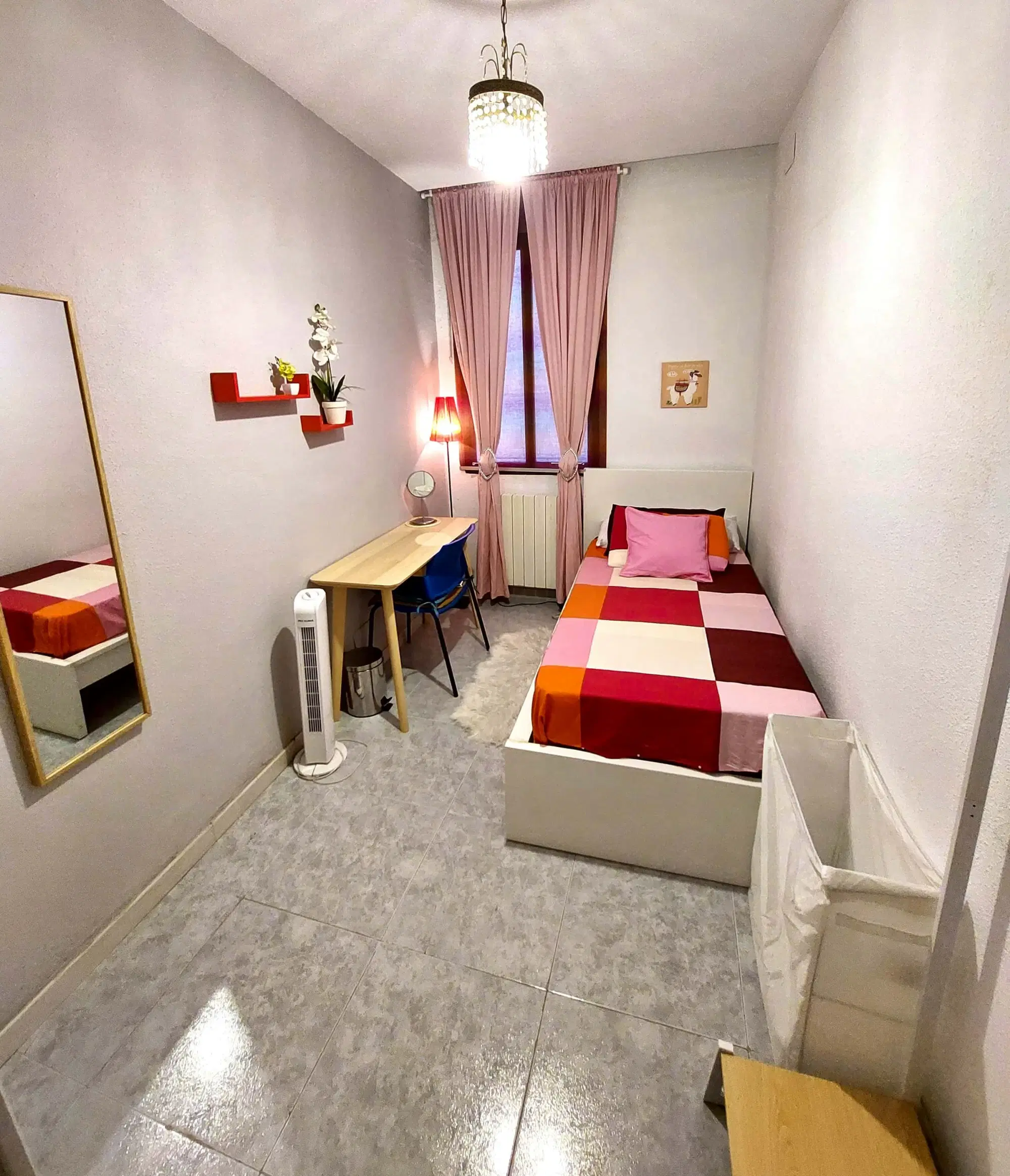 SPC 28028, Madrid – #184280: Room in 7 Bedroom 3 Bathroom (Calle De Francisco Silvela)