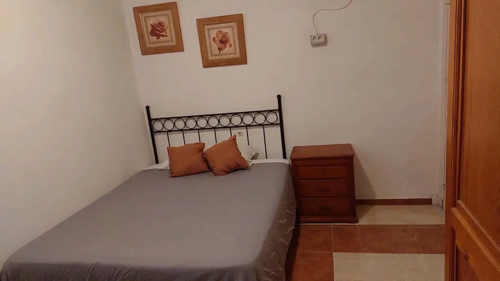 SPC 28028, Madrid – #101619: Room in 9 bedroom 3 Bathroom (Avenida De Los Toreros)