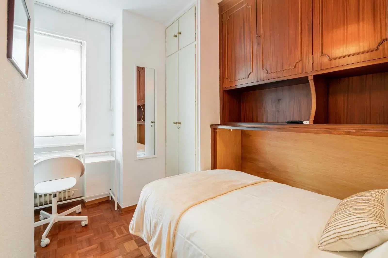 SPC 28028, Madrid – #107269: Room in 4 bedroom 3 Bathroom (Avenida De Los Toreros)