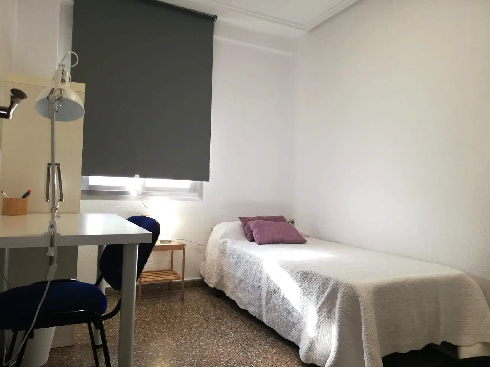 SPC 46021, Valencia – #37784: Room in 3 Bedroom 1 Bathroom (Carrer Del Clariano)