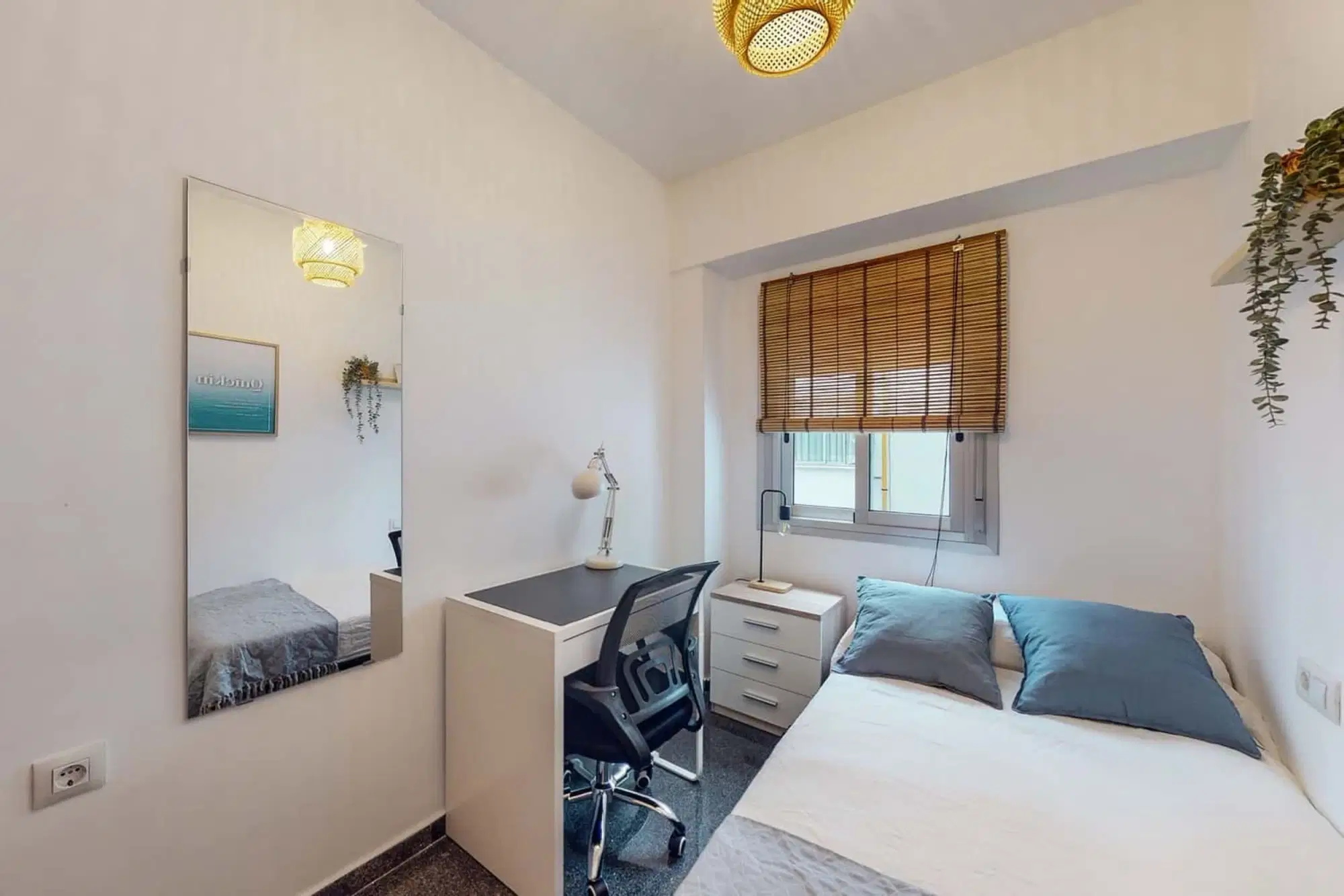SPC 46021, Valencia – #116893: Room in 4 Bedroom 2 Bathroom (Avinguda Del Port)
