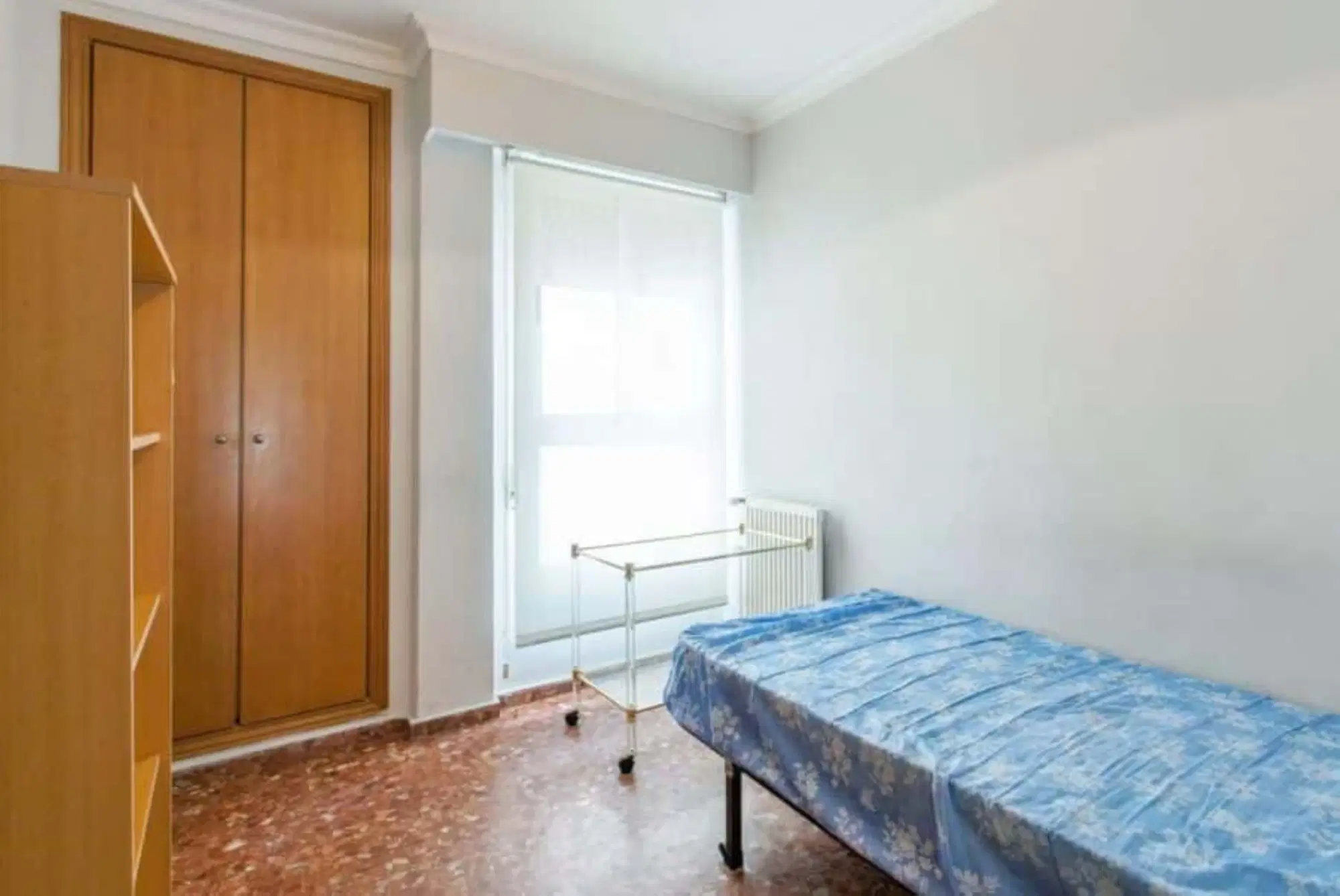SPC 46021, Valencia – #156953: Room in 5 Bedroom 1 Bathroom (Carrer Del Clariano)