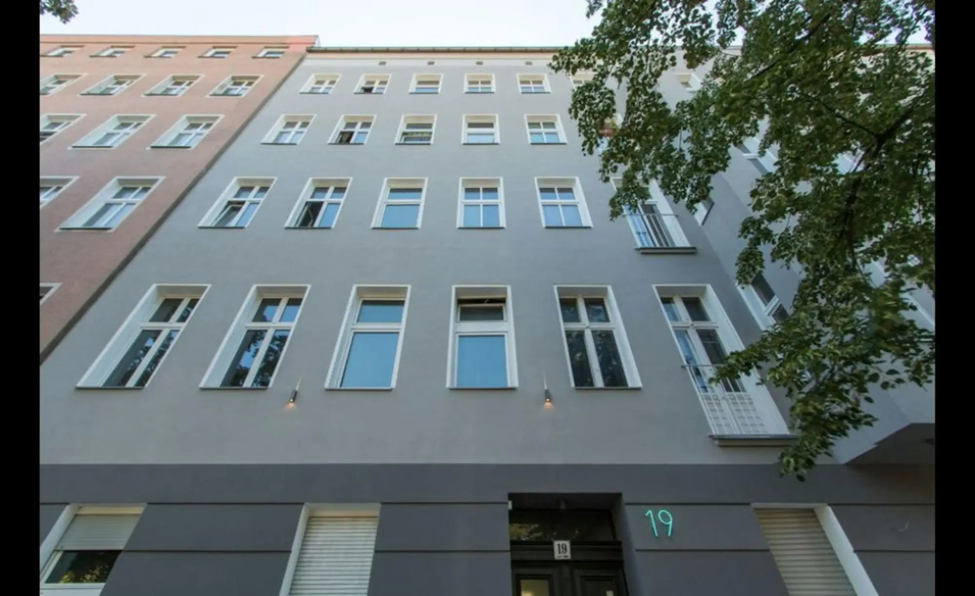 RM Schulstraße, Berlin – Exterior