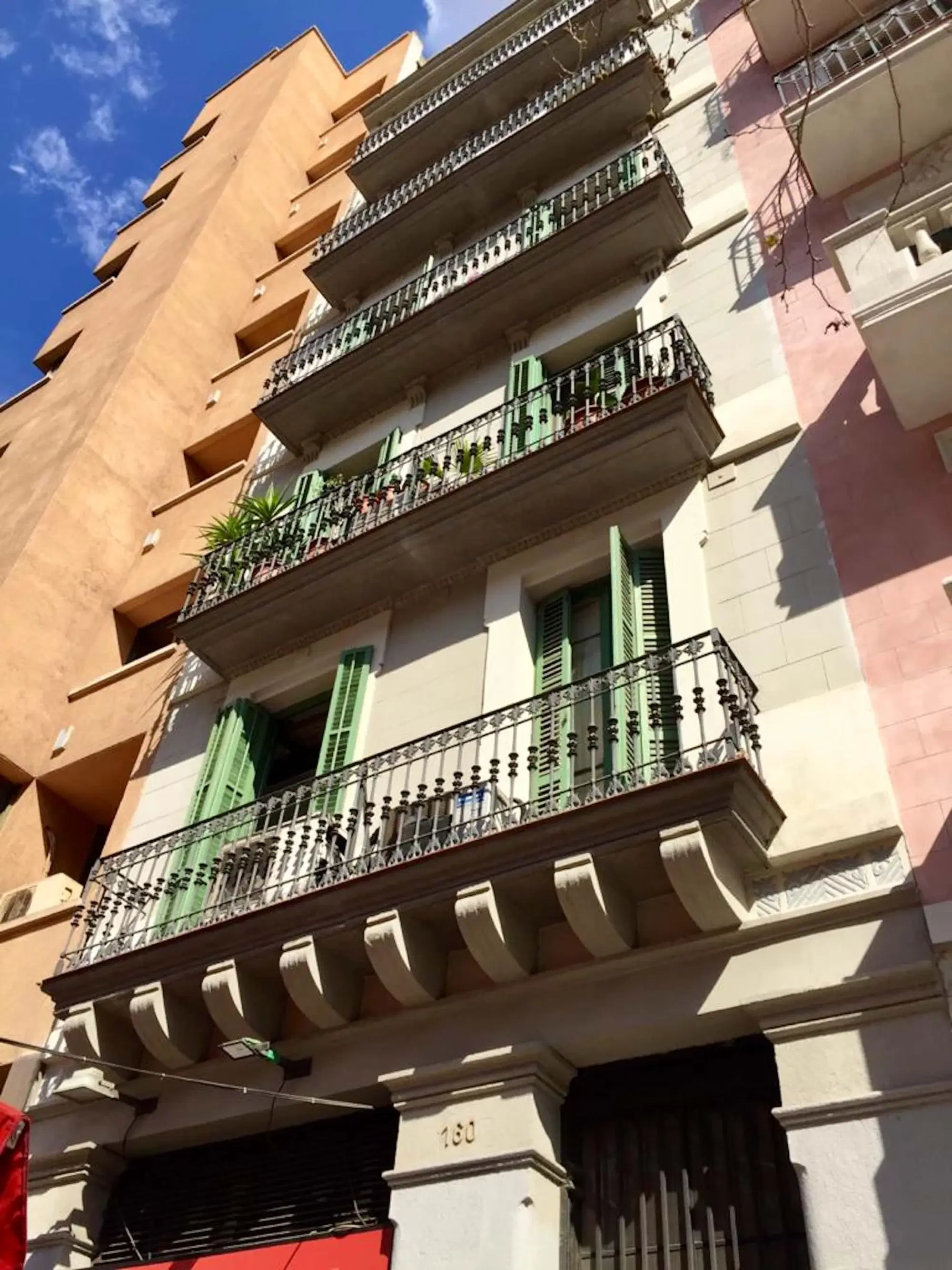 SPC 8036, Barcelona – Exterior