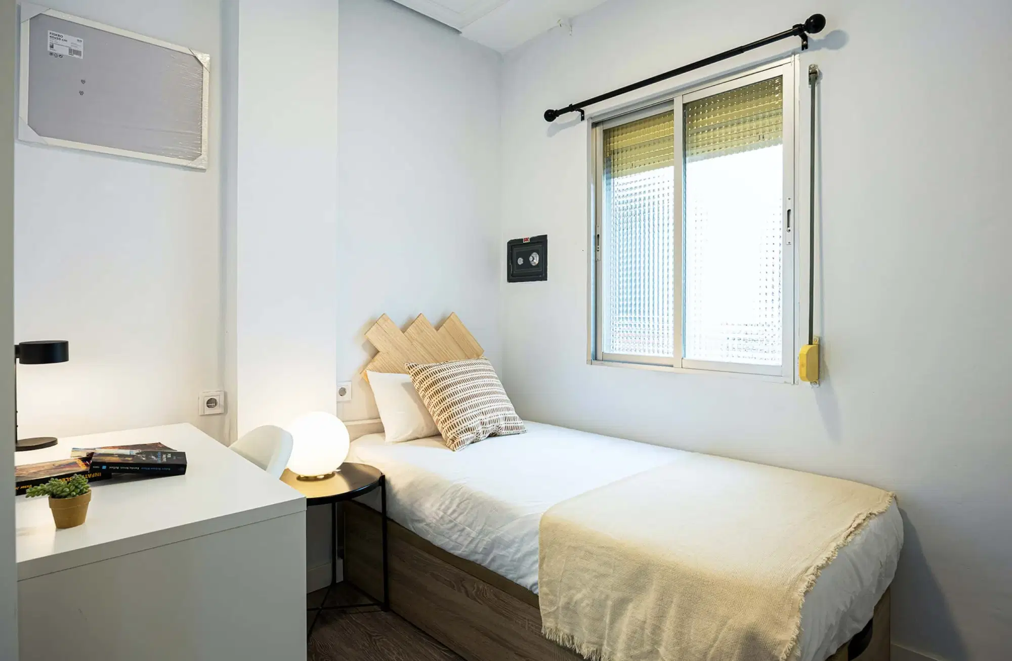 SPC 28007, Madrid – #133843: Room in 5 Bedroom 1 Bathroom (Calle de Cavanilles)