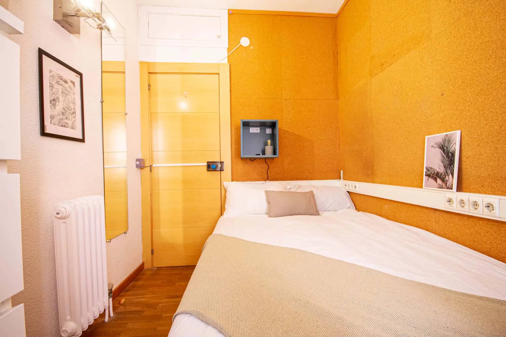 SPC 8021, Barcelona – #128742: Room in 6 Bedroom 1 Bathroom (Carrer d'Amigó)