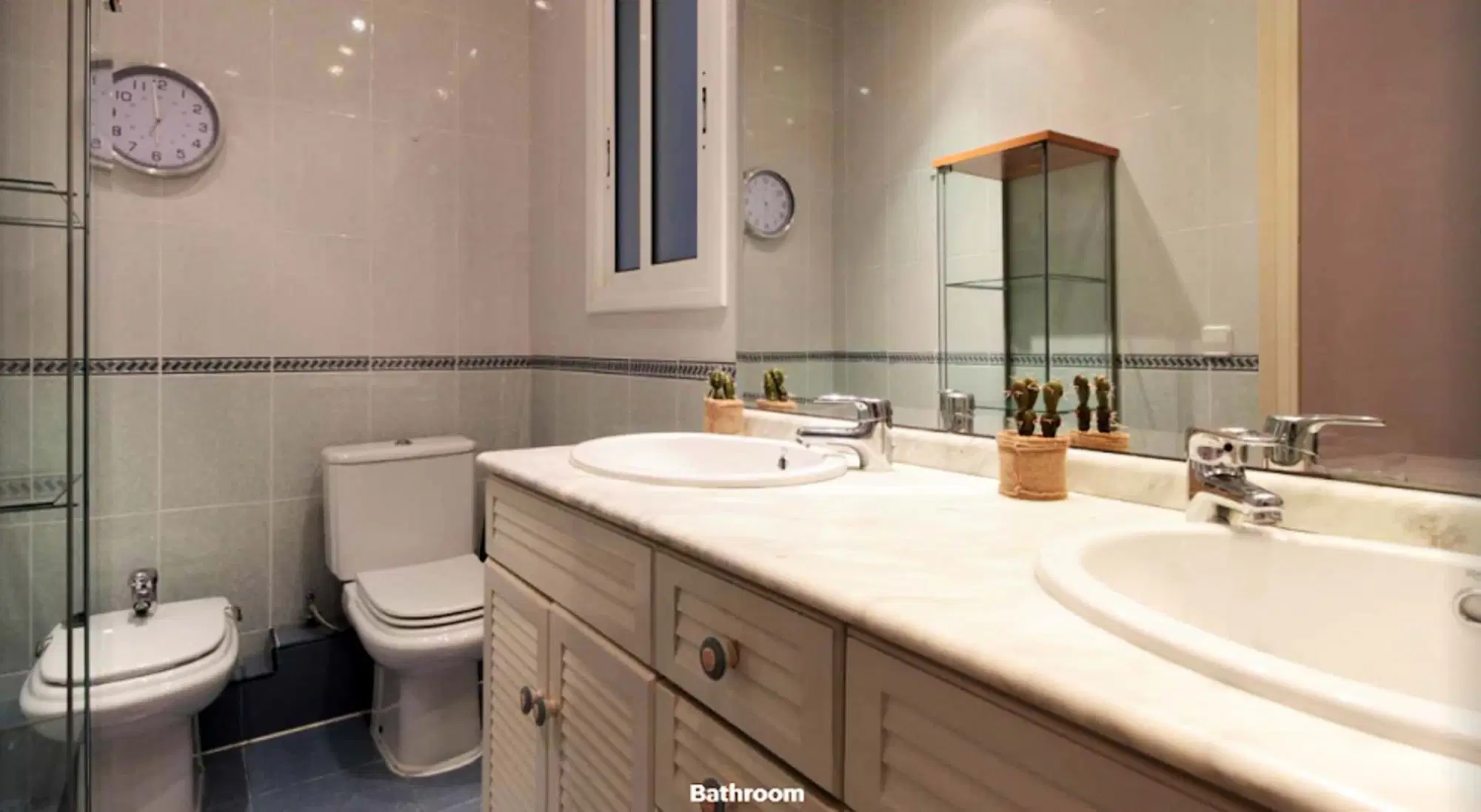 SPC 8036, Barcelona – #130805: Room in 5 Bedroom 2 Bathroom (Carrer De Mallorca)
