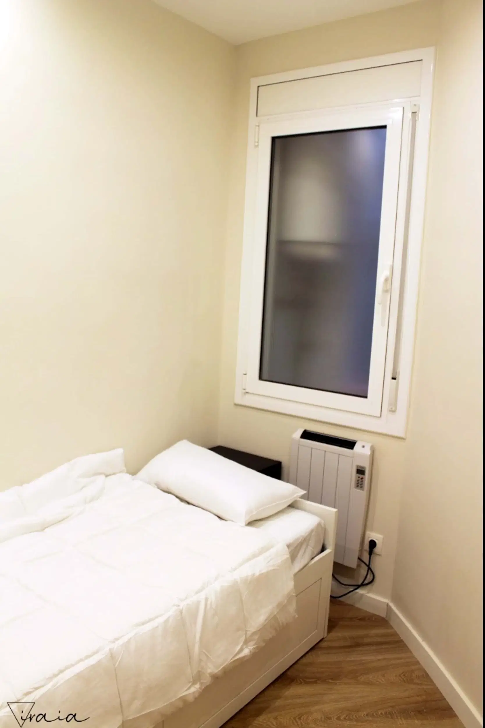SPC 8036, Barcelona – #128581: Room in 4 Bedroom 1 Bathroom (Carrer De Villarroel)