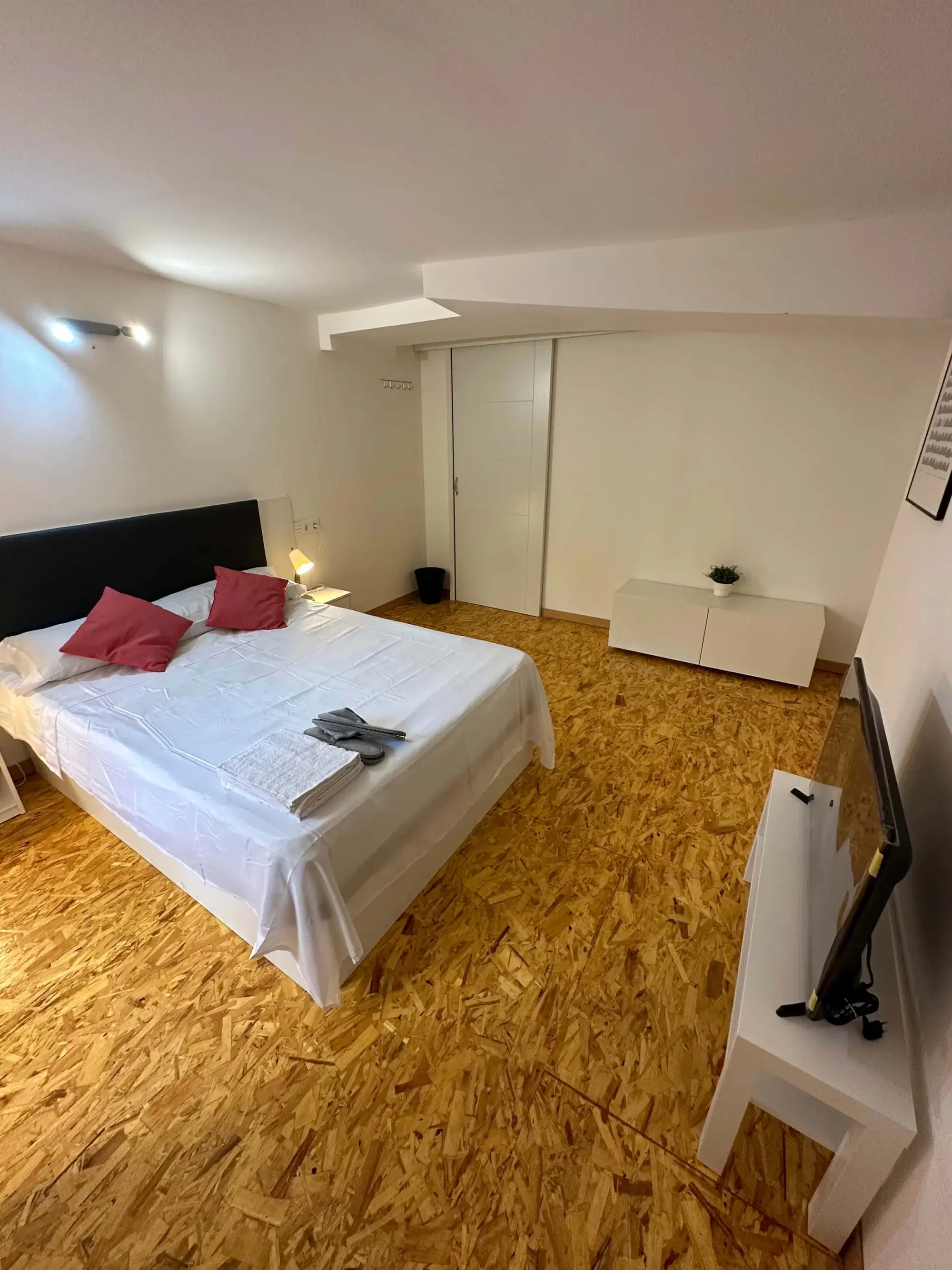 SPC 29011, Málaga – #165187: Room in 4 Bedroom 2 Bathroom (Calle Carraca)