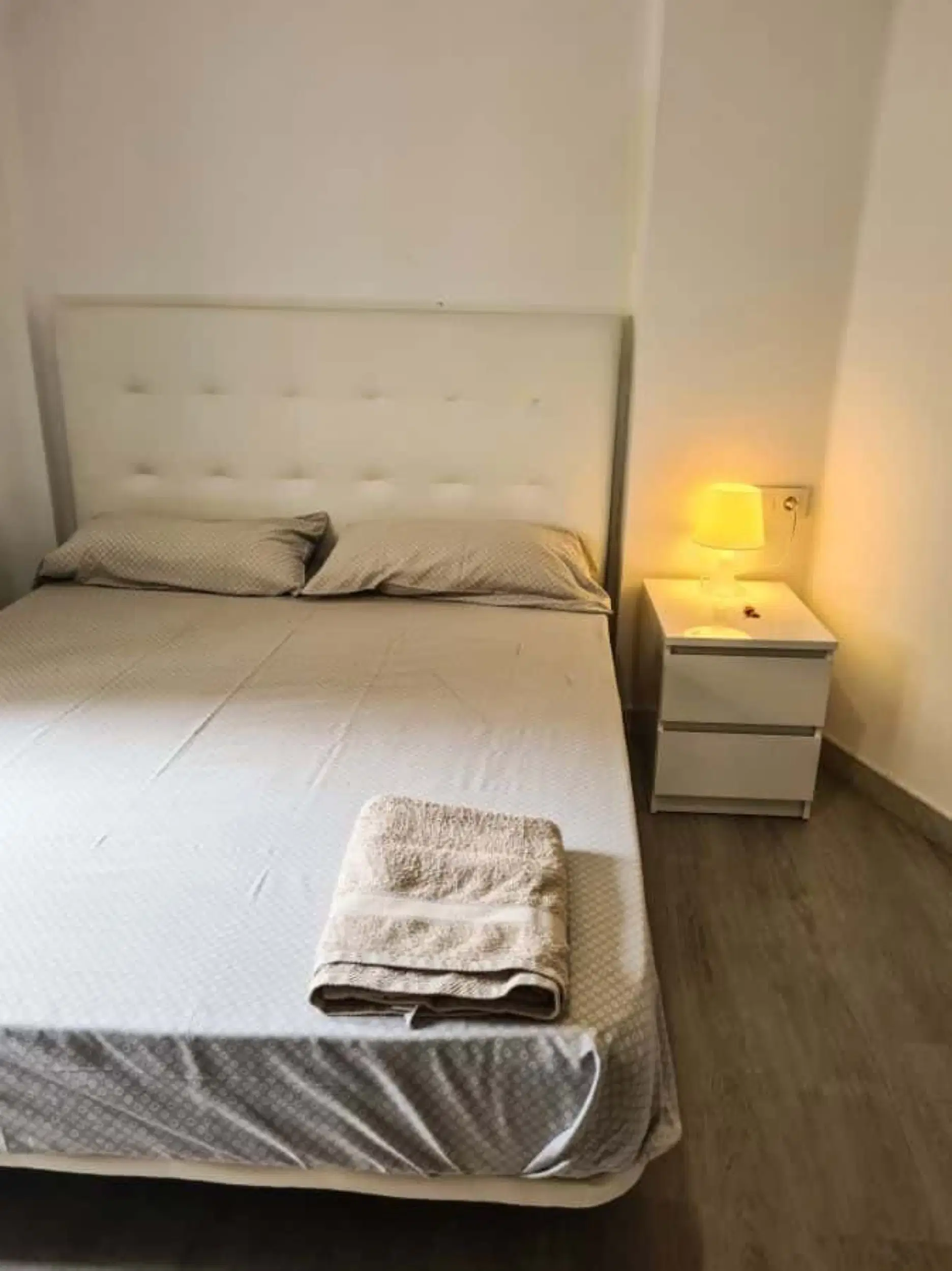 SPC 46020, Valencia – #119449: Room in 3 Bedroom 1 Bathroom (Carrer D'albocàsser)