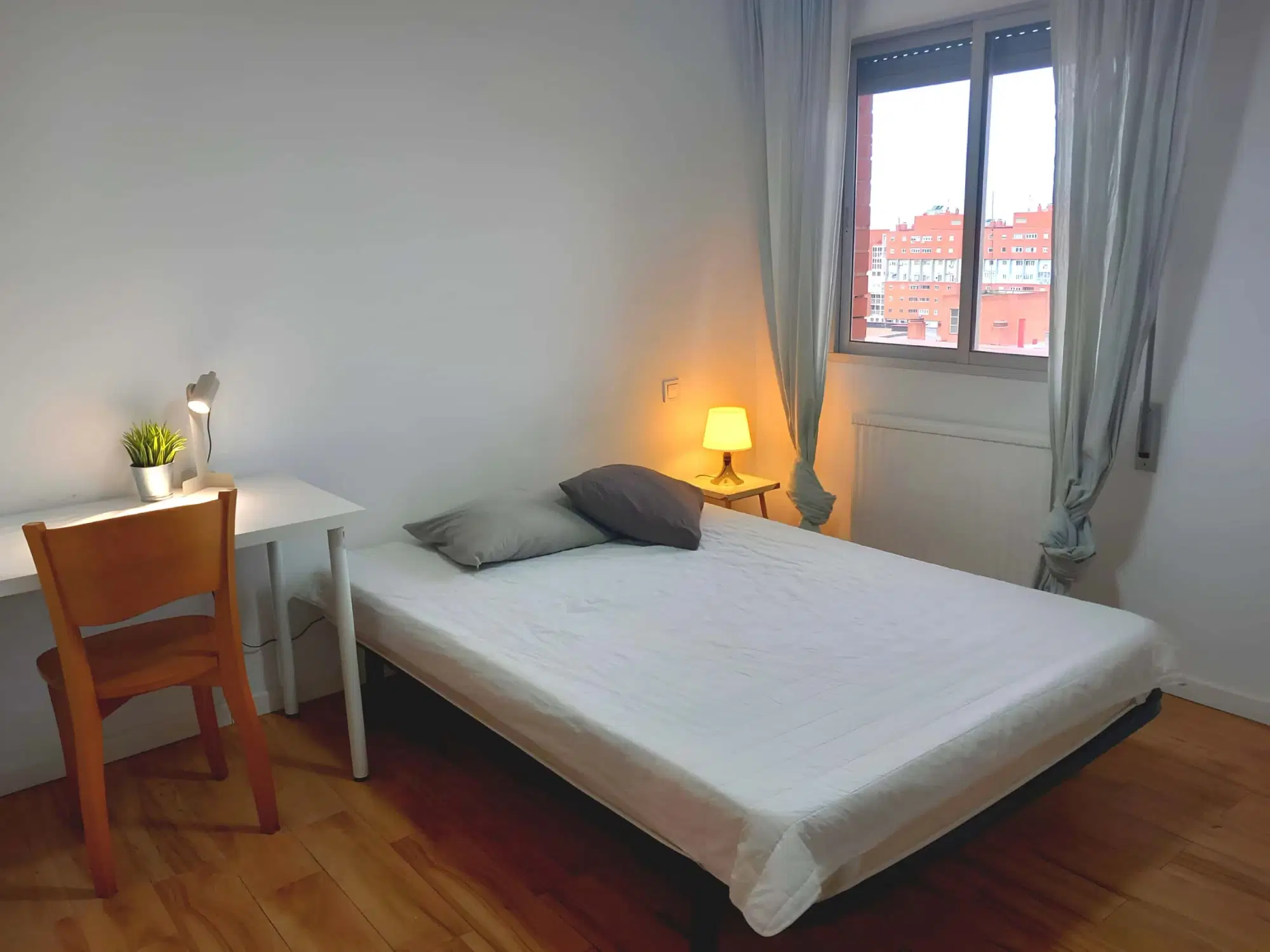 SPC 28038, Madrid – #134368: Room in 5 Bedroom 1 Bathroom (Calle De Rafael Fernández Hijicos)