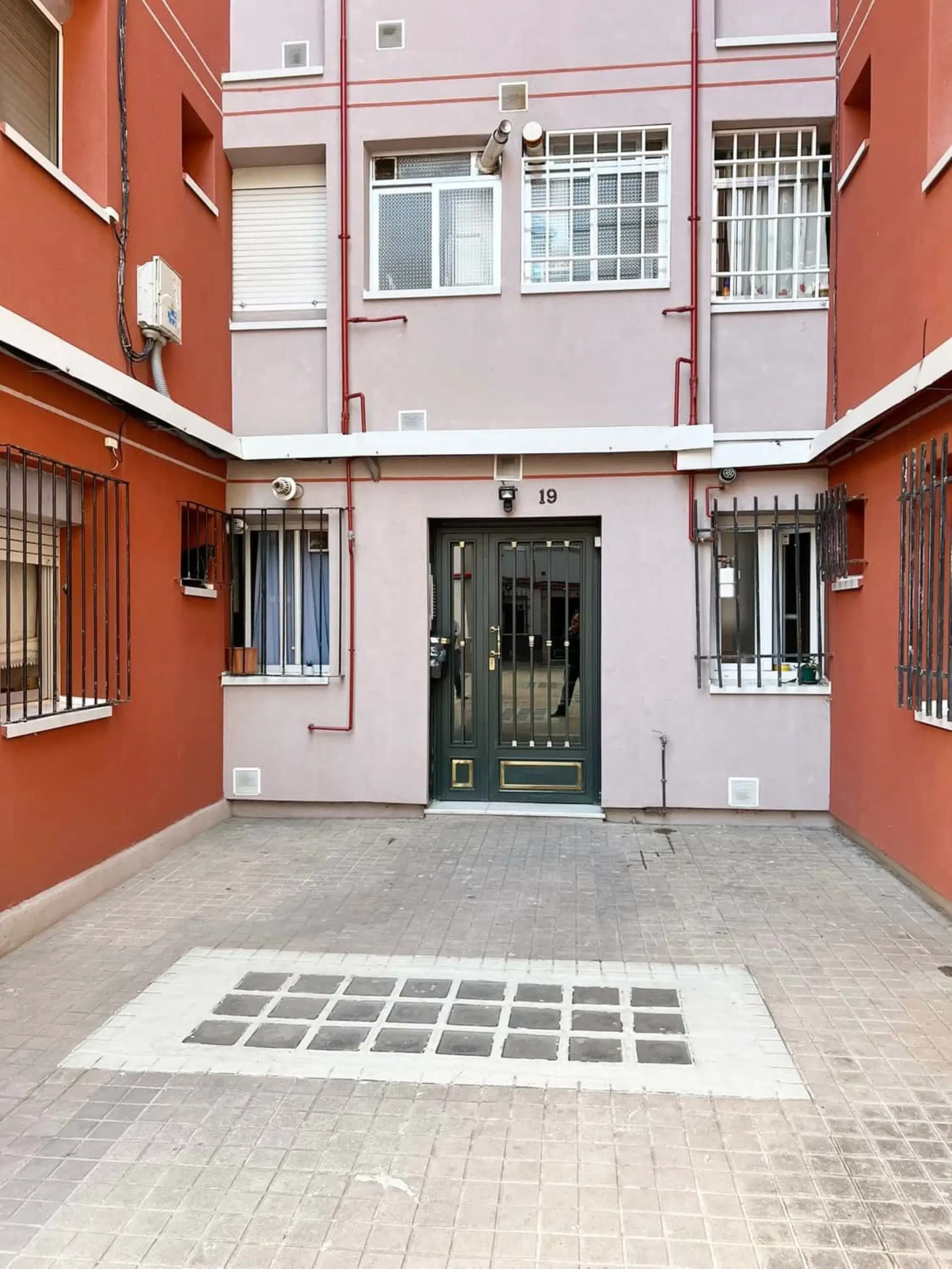 SPC 28024, Madrid – Exterior