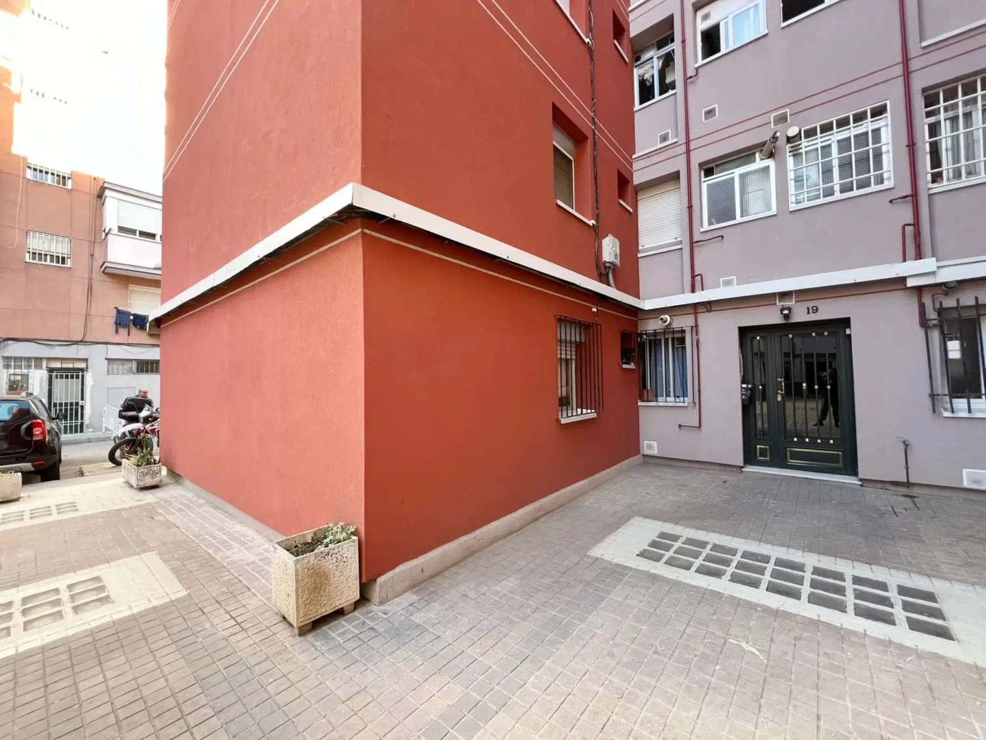 SPC 28024, Madrid – Exterior