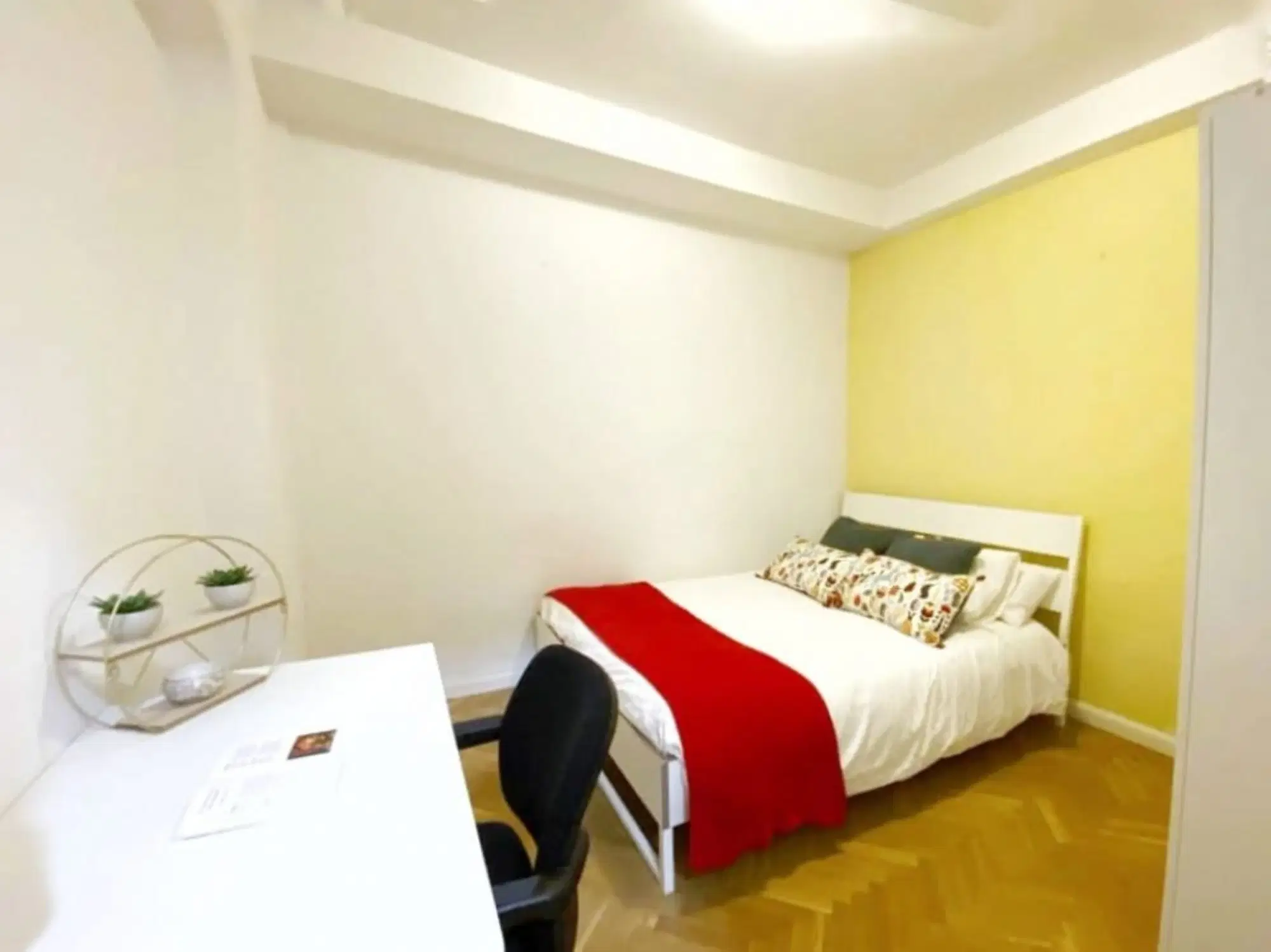 SPC 28001, Madrid – #13124: Room in 14 Bedroom 4 Bathroom (Calle Del Conde De Aranda)