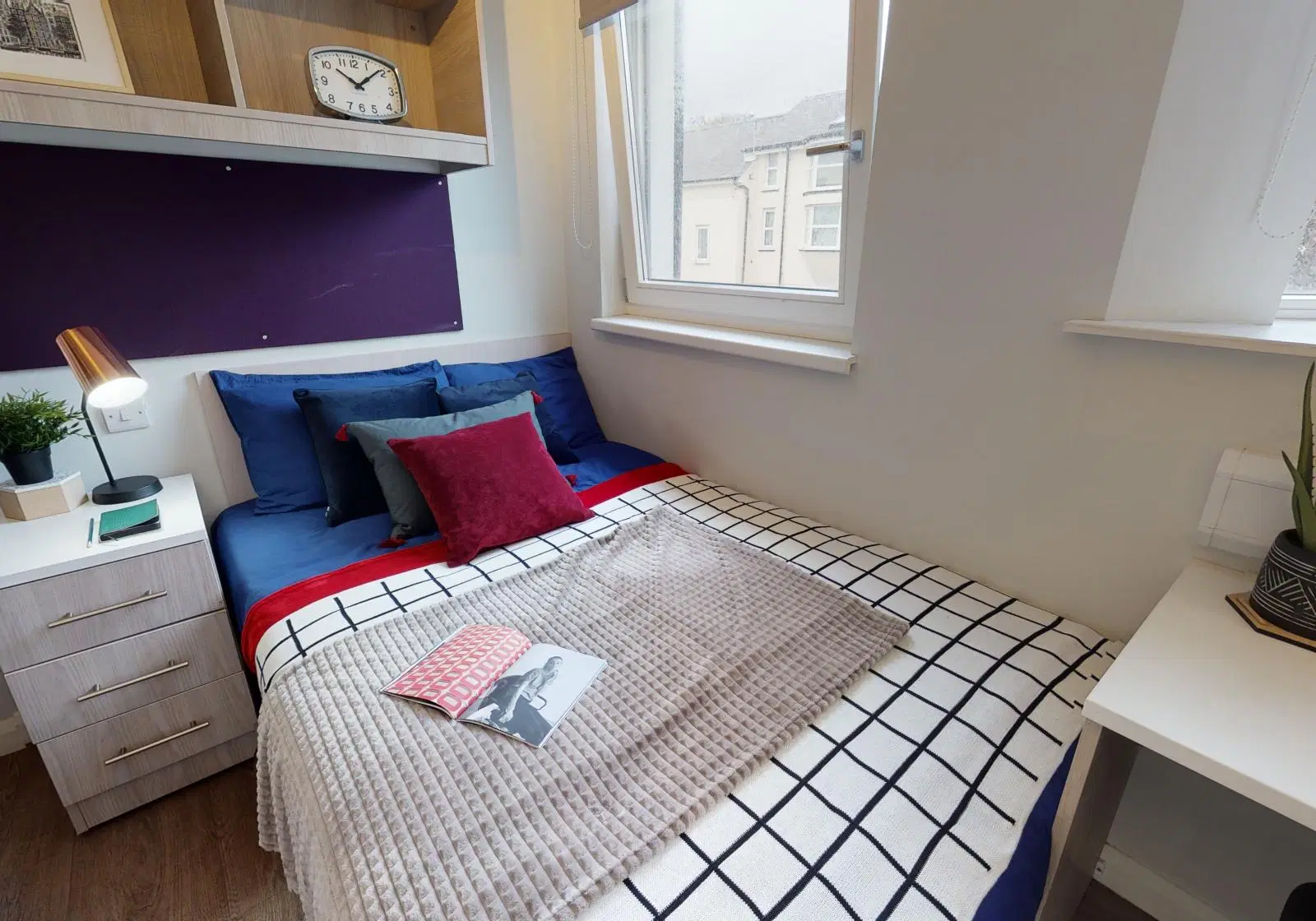 iQ Sawmills, Brighton – Silver Studio Premium
