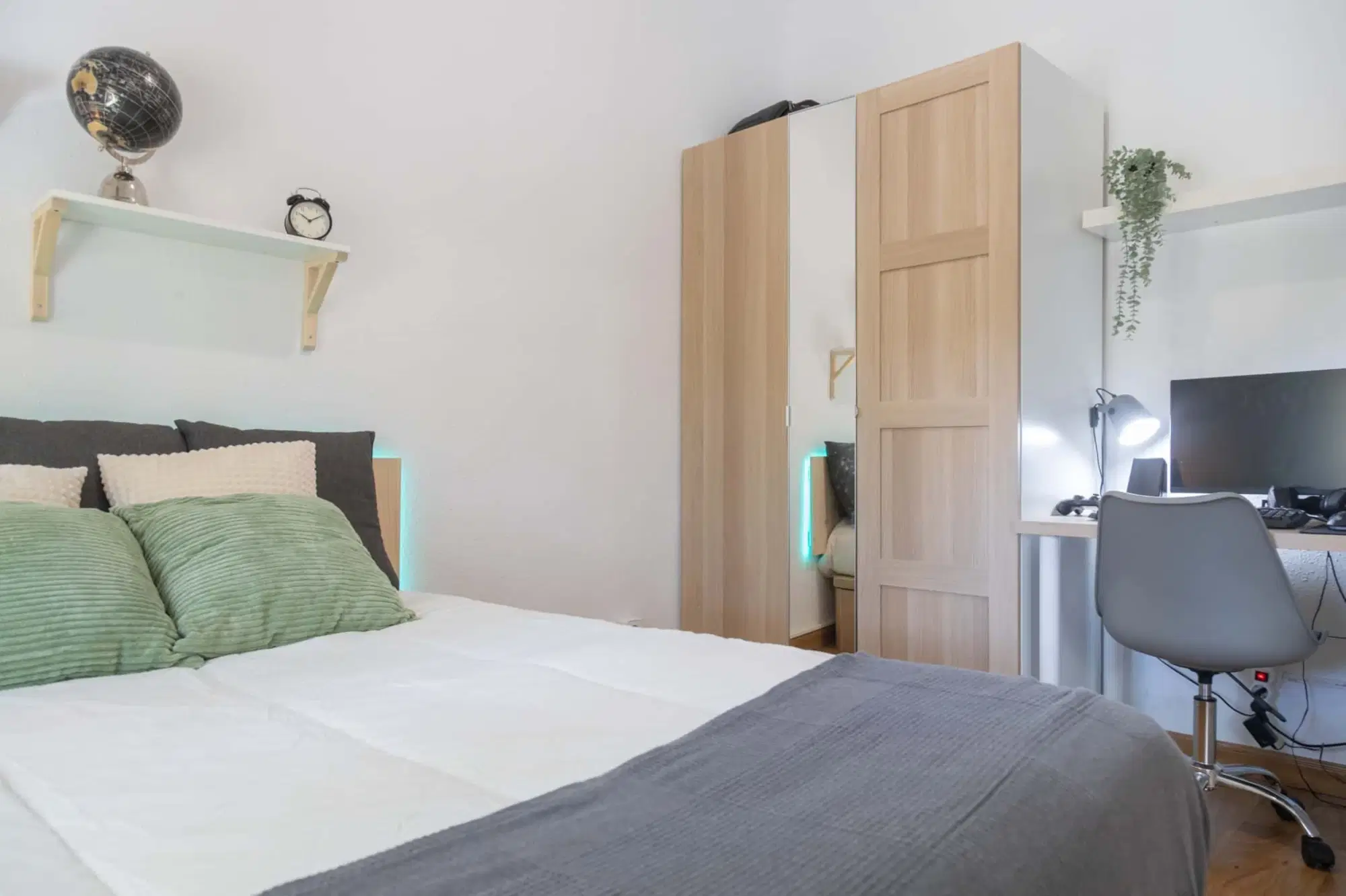 SPC 28002, Madrid – #88583: Room in 4 Bedroom 2 Bathroom (Calle De Joaquín Costa)
