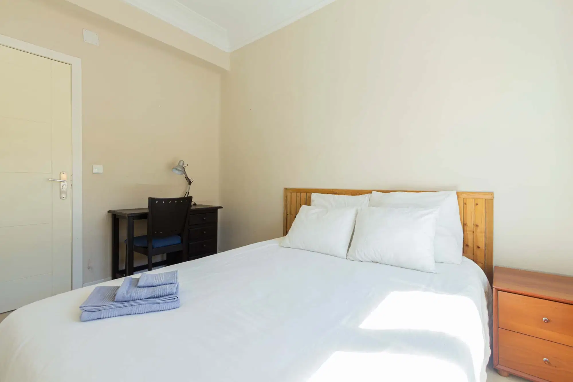 SPC 28002, Madrid – #123339: Room in 5 Bedroom 2 Bathroom (Calle De Mantuano)