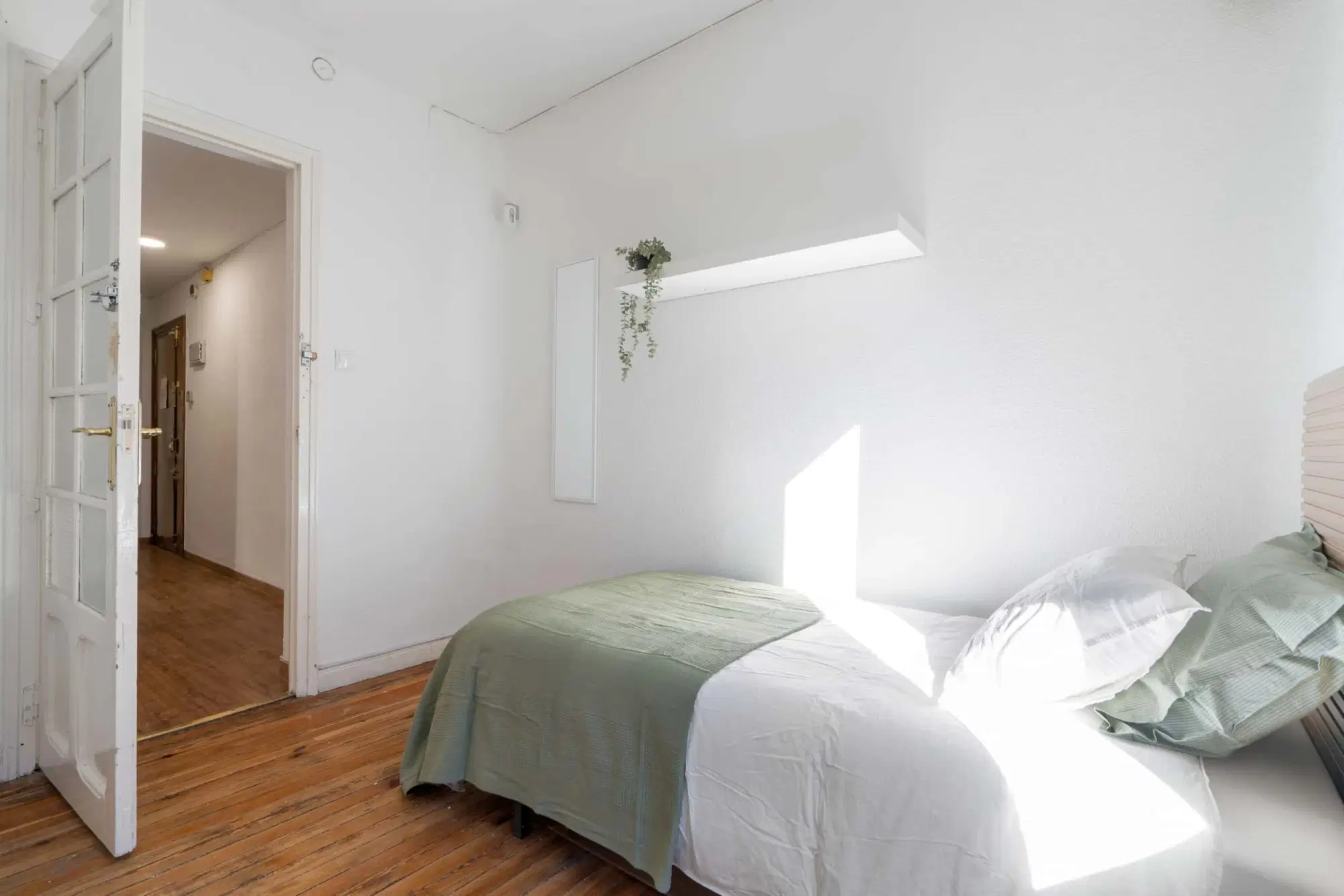 SPC 28002, Madrid – #179404: Room in 5 Bedroom 1 Bathroom (Calle De López De Hoyos)