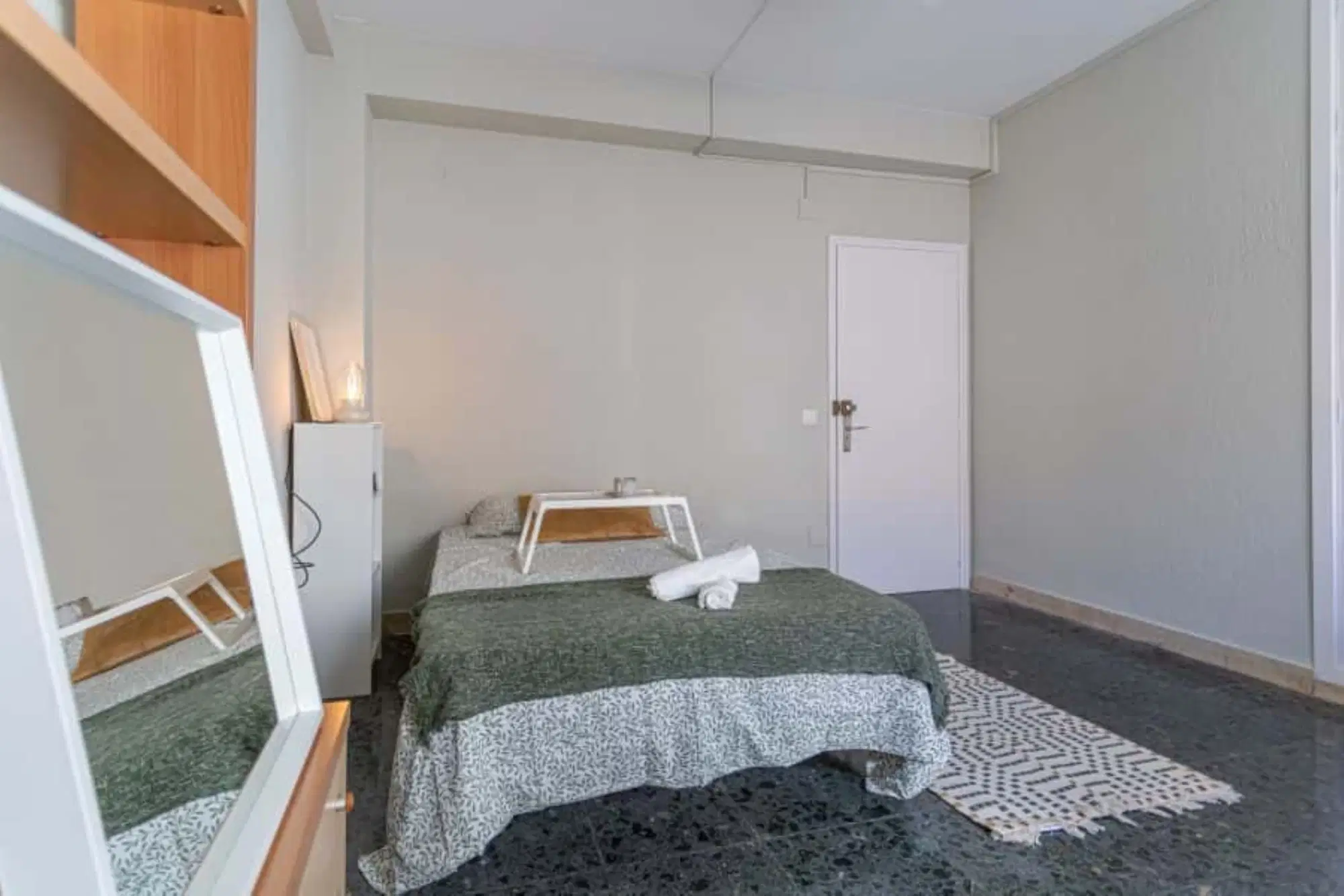 SPC 46002, Valencia – #156863: Room in 6 Bedroom 1 Bathroom (Carrer De Baldoví)